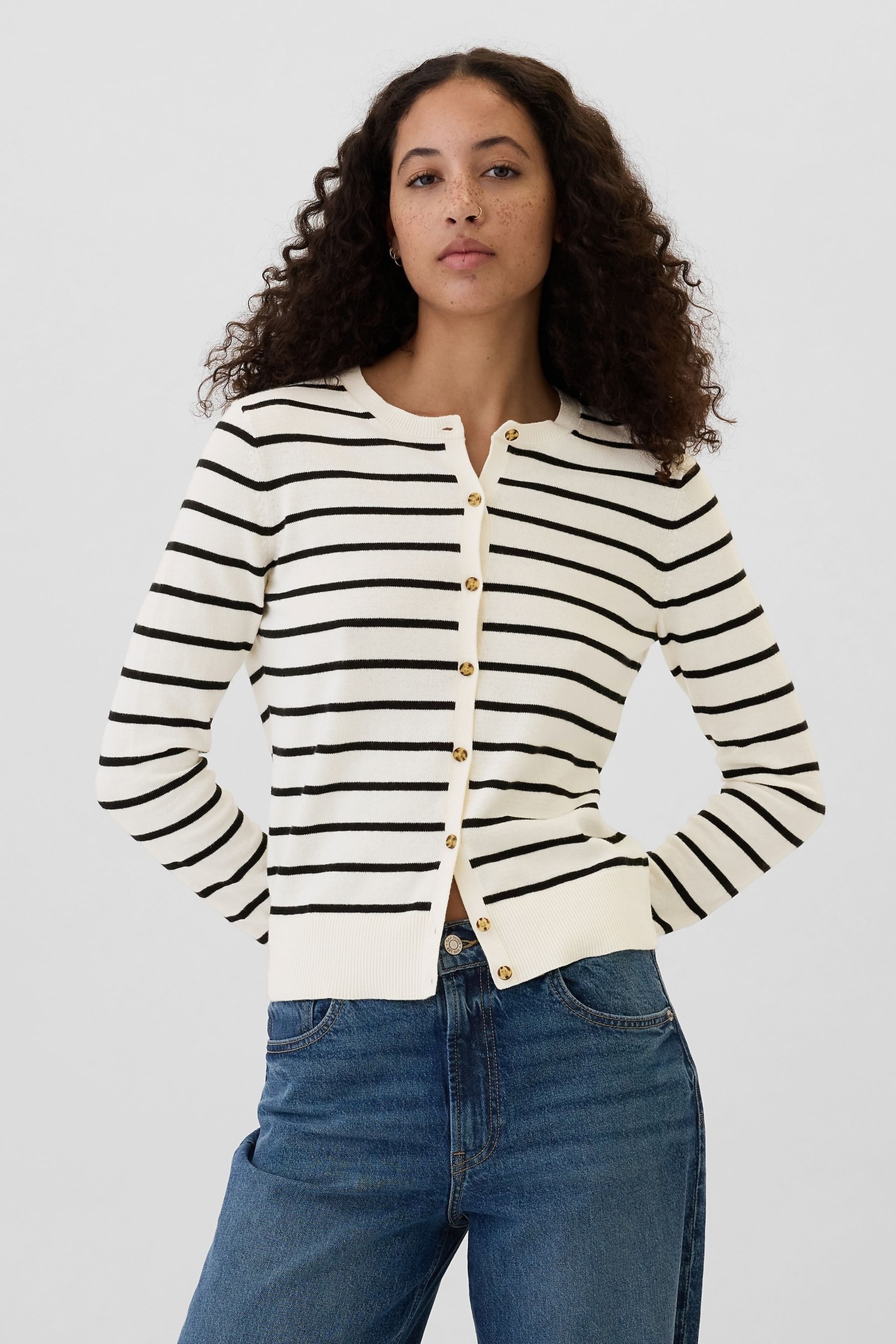 Gap white cardigan top