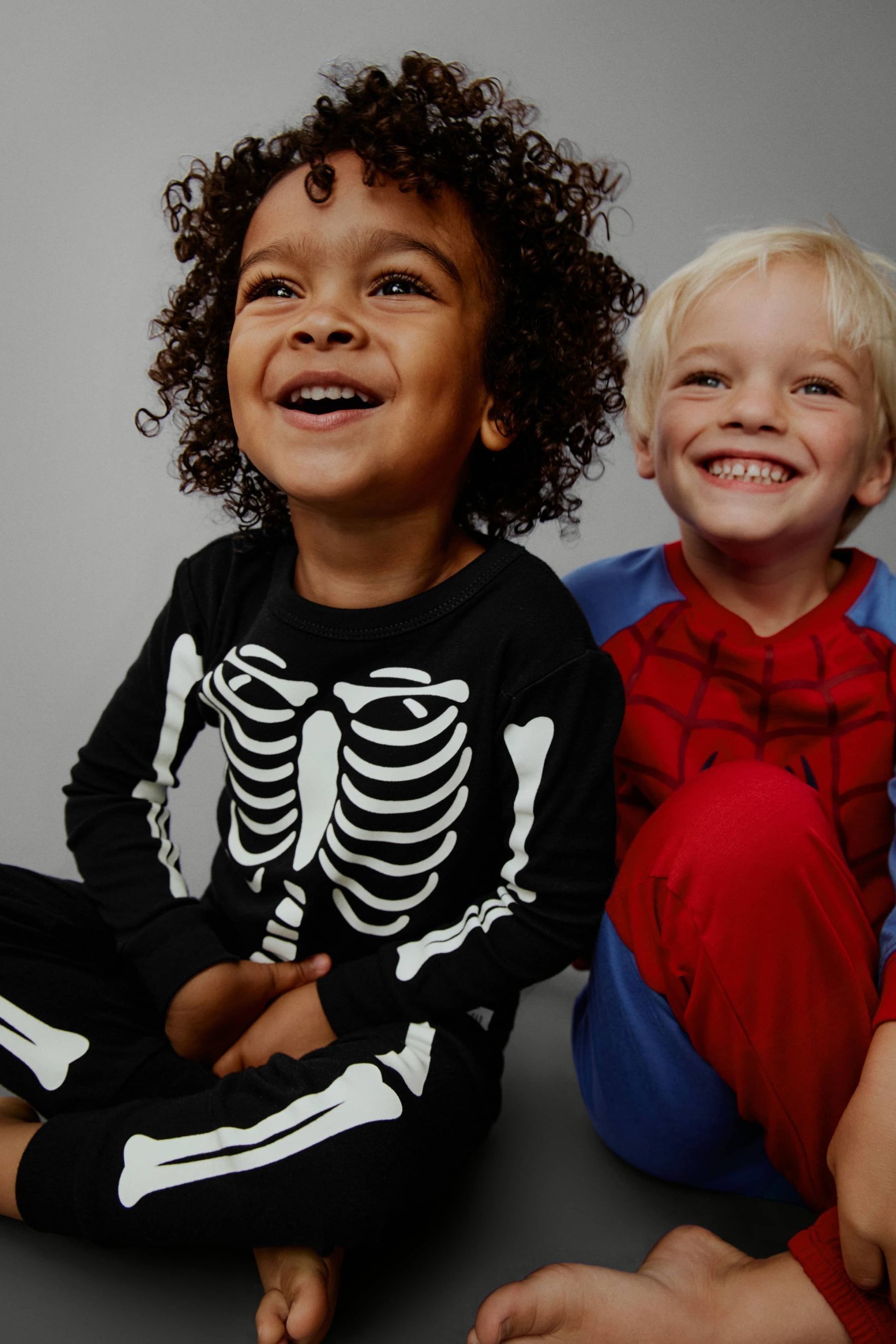 Skeleton pajamas boy 2025
