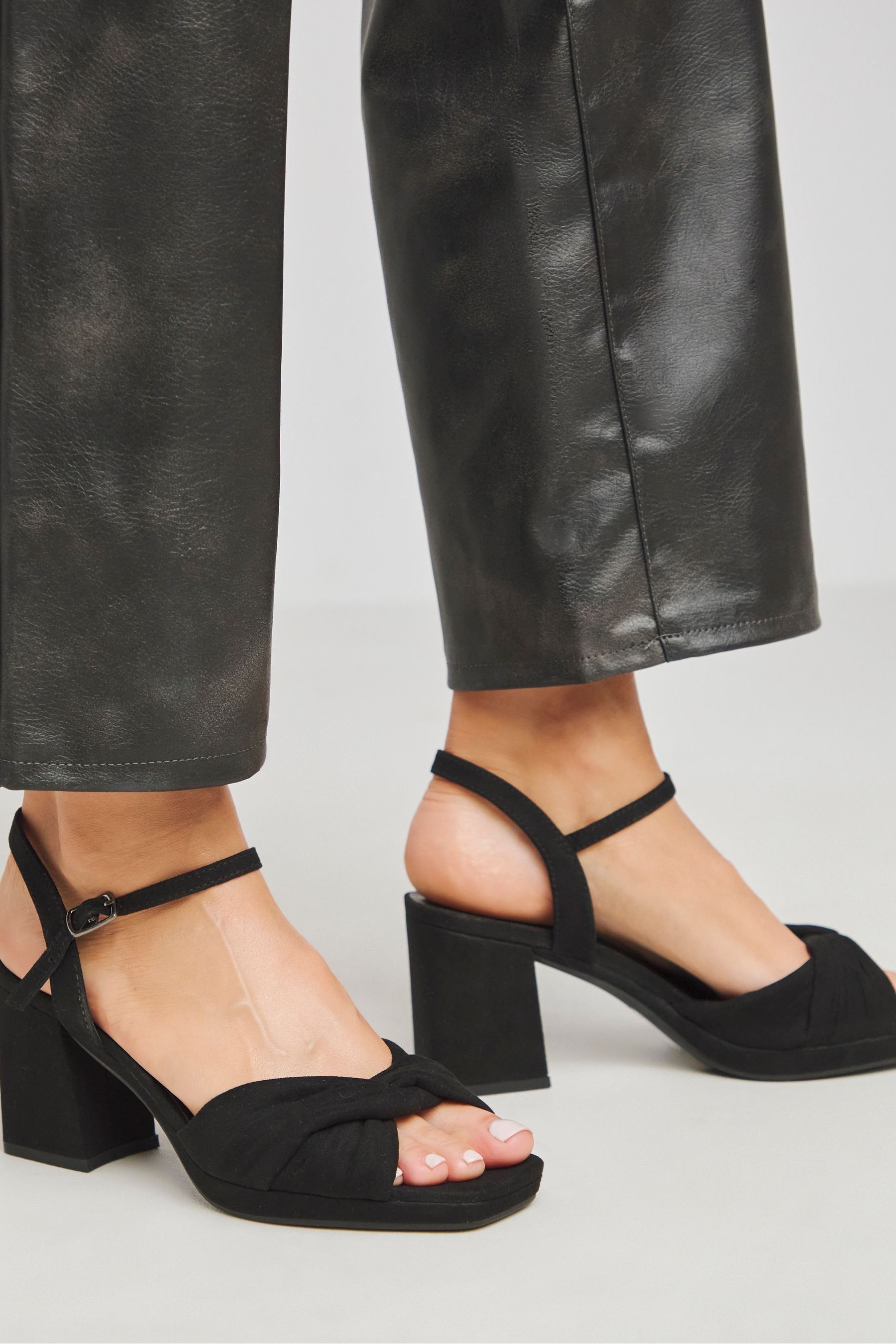 Jd williams black sandals deals