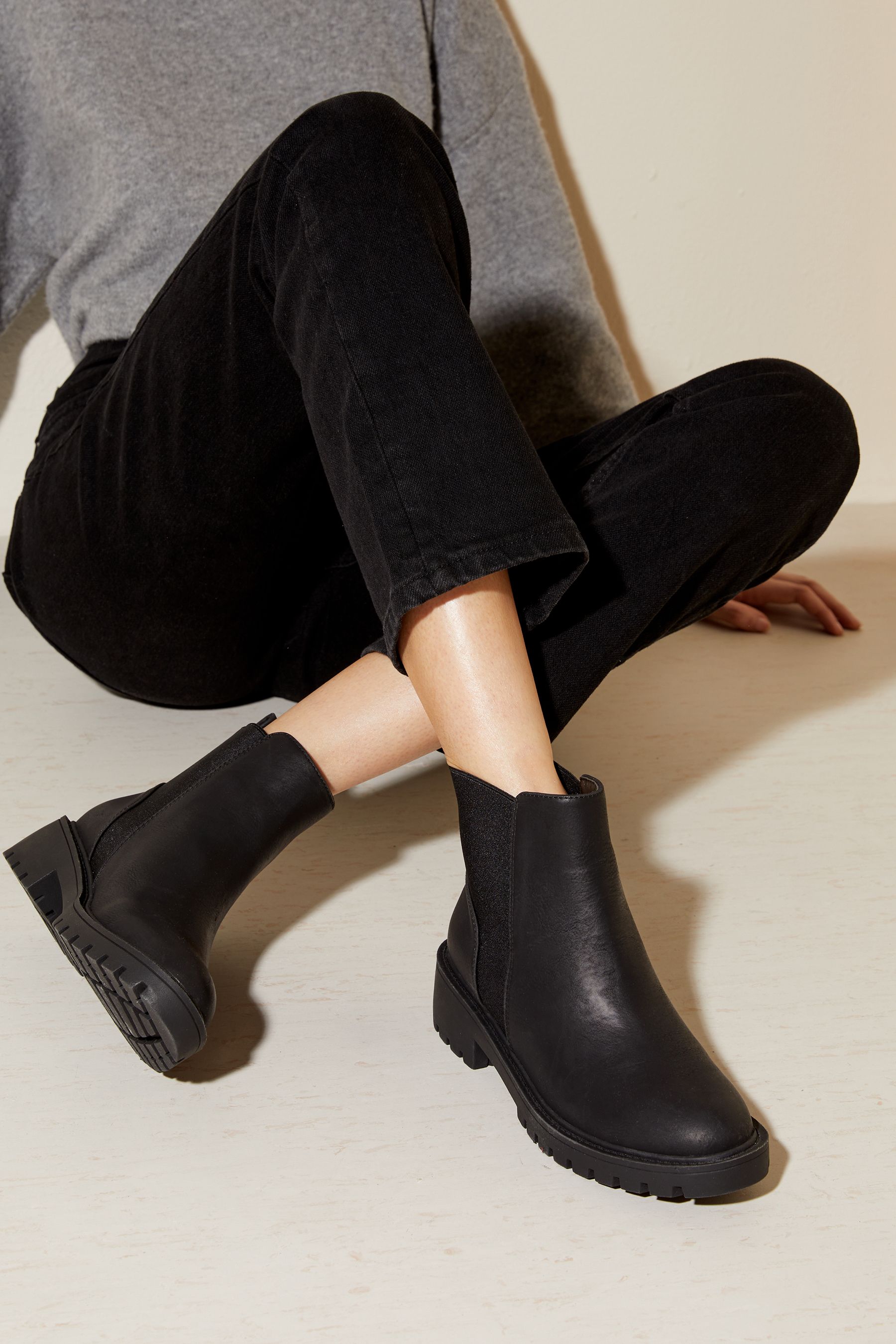 Leather look chelsea boots clearance