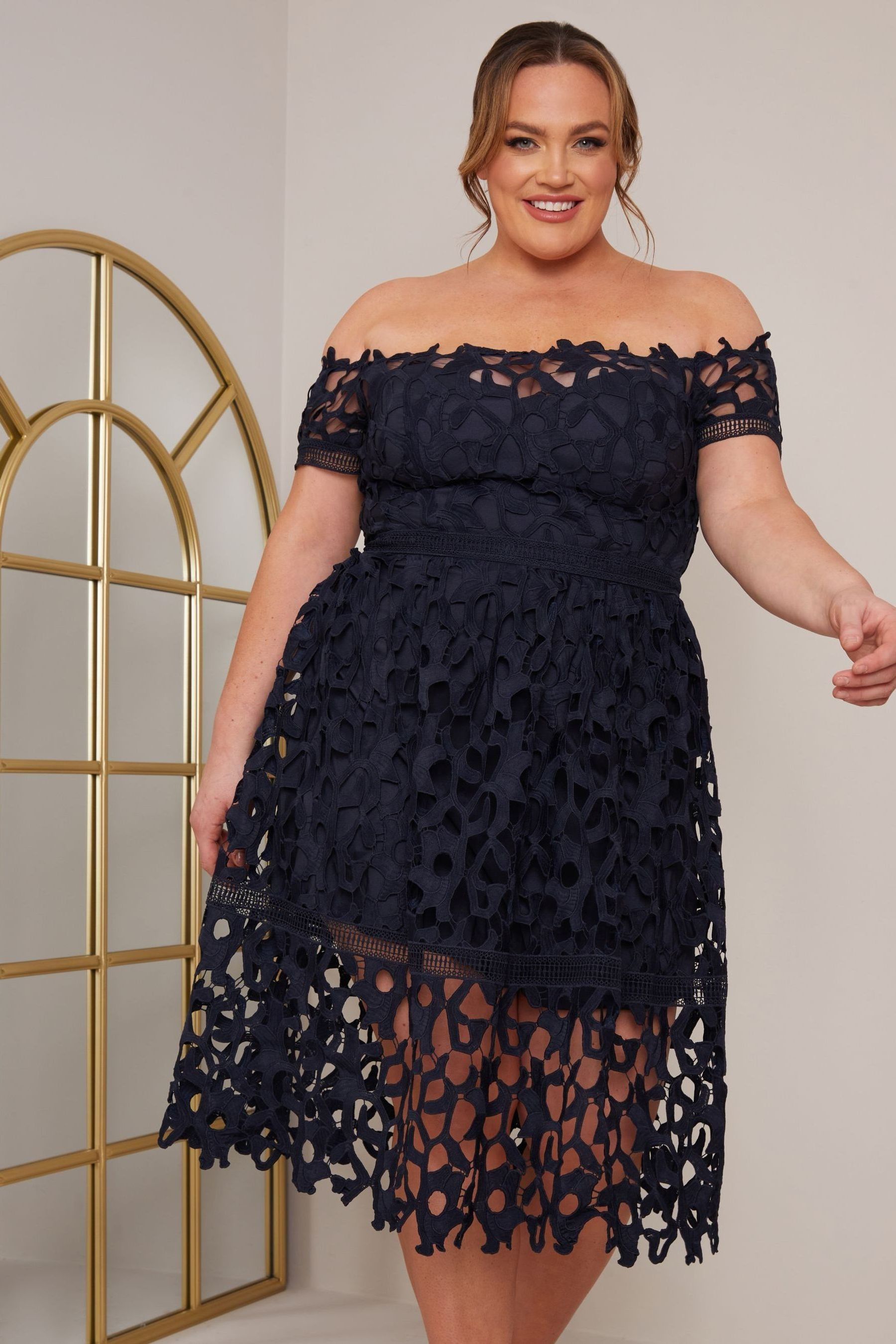 Buy Chi Chi London Robe mi longue bardot Dentelle grande taille from Next Luxembourg