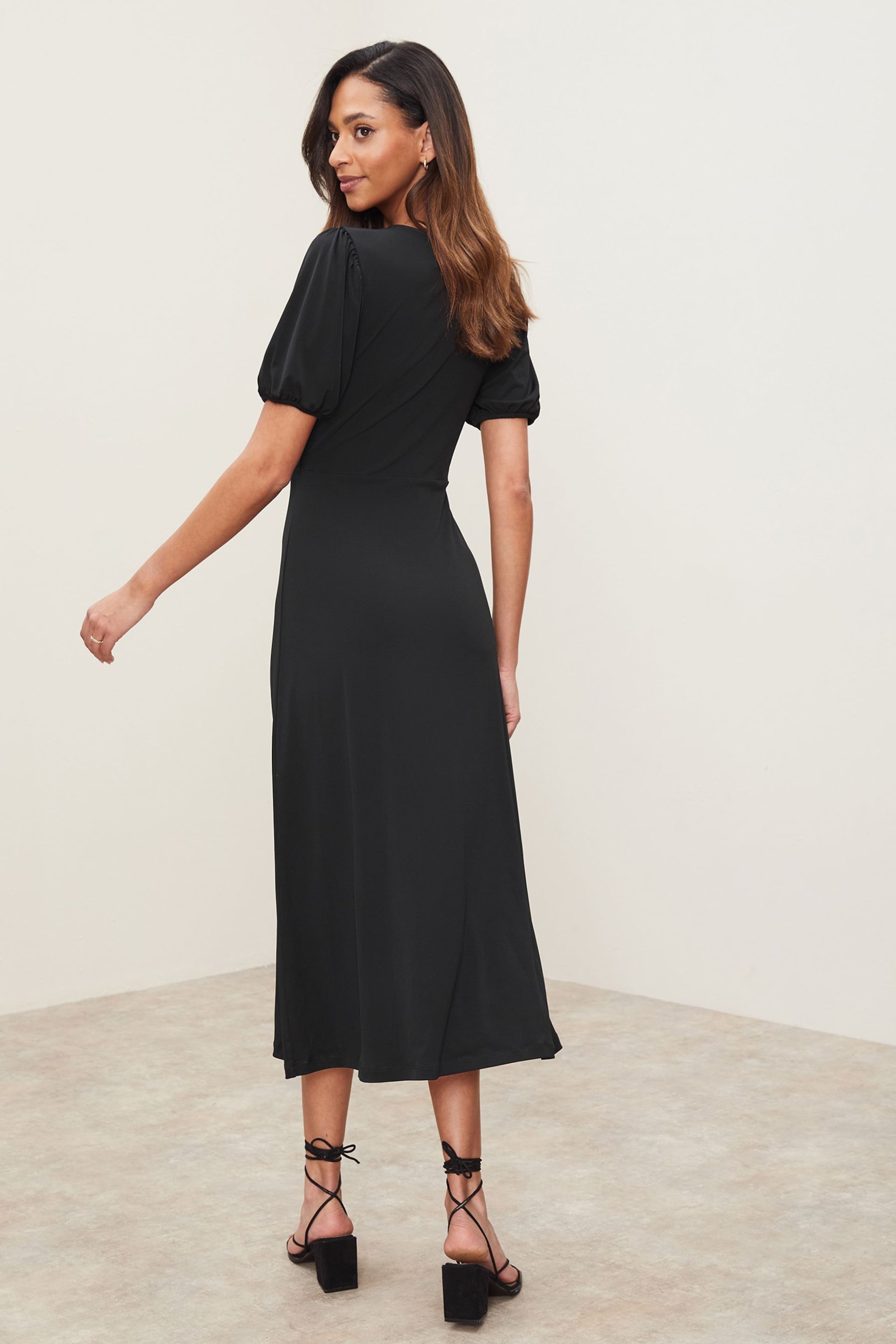 Lipsy Black Jersey Puff Short Sleeve Underbust Midi Dress - Image 2 of 4