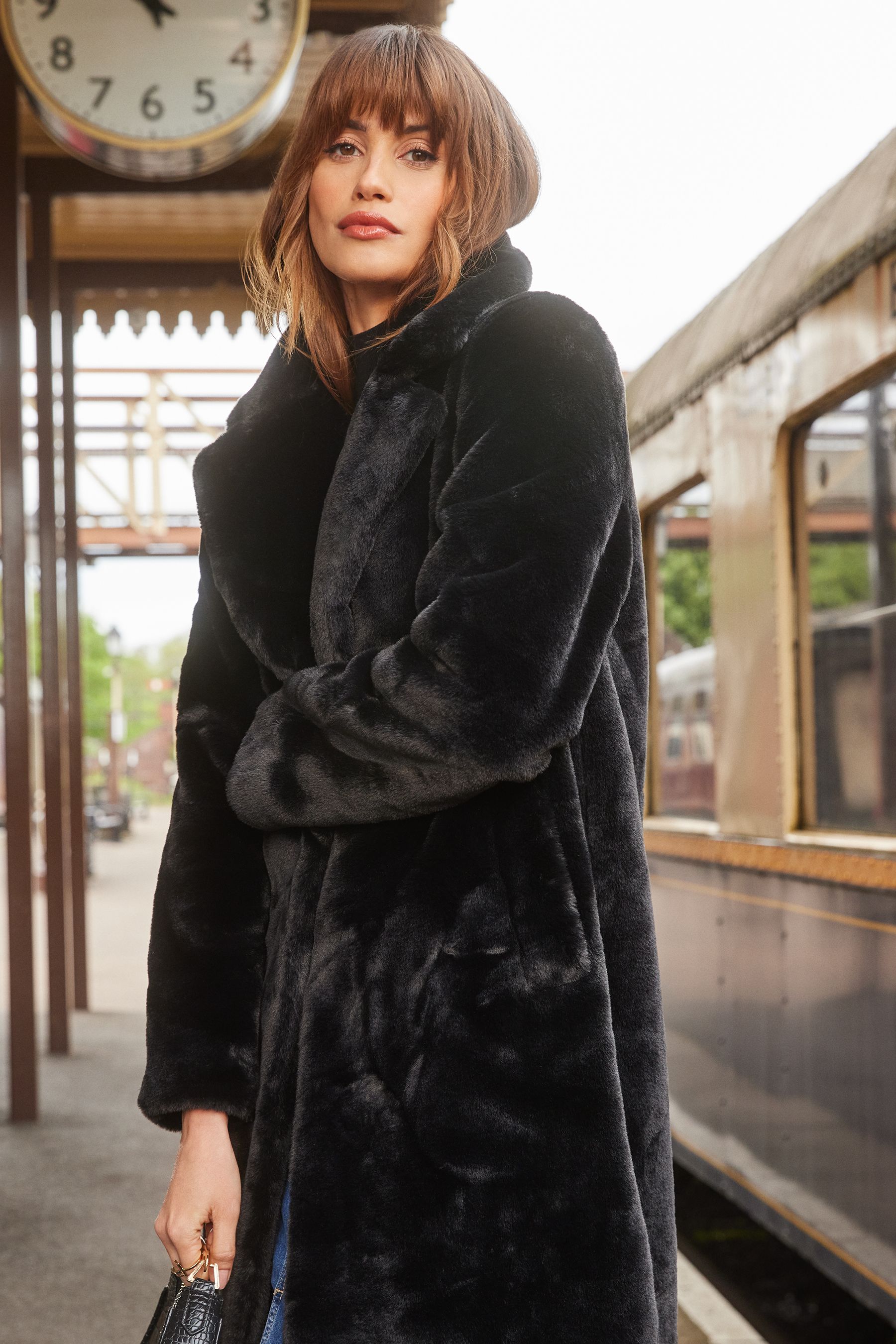 Long black faux fur coat hotsell