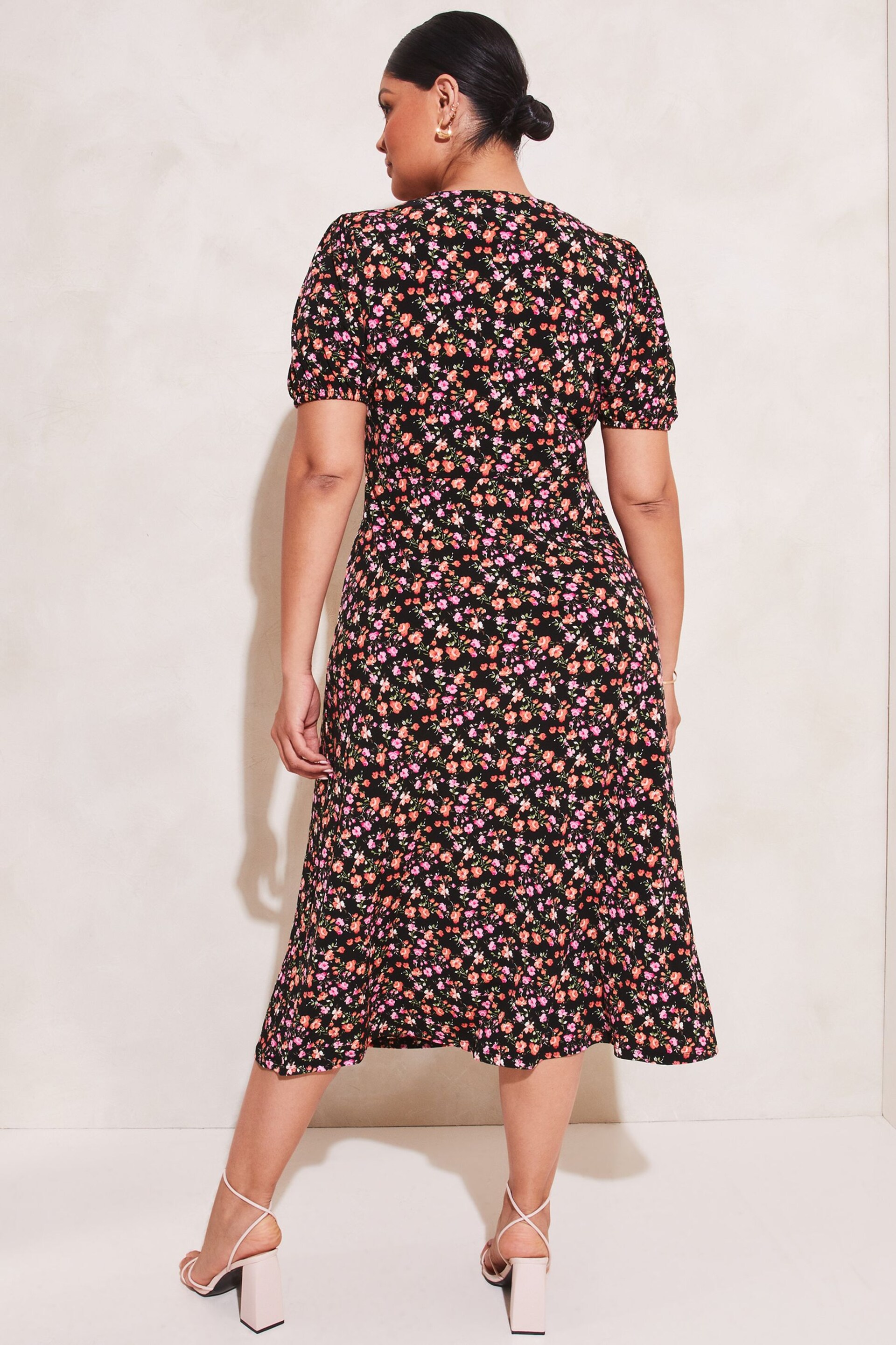 Lipsy Floral Curve Jersey Puff Short Sleeve Underbust Midi Dress - Image 2 of 4