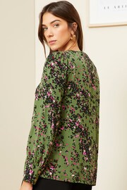 Love & Roses Khaki Green Animal Long Sleeve Blouse With Central Pintuck Details - Image 2 of 4