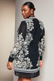 Lipsy Black/White Curve Placement Printed Long Sleeve Shift Mini Dress - Image 2 of 4