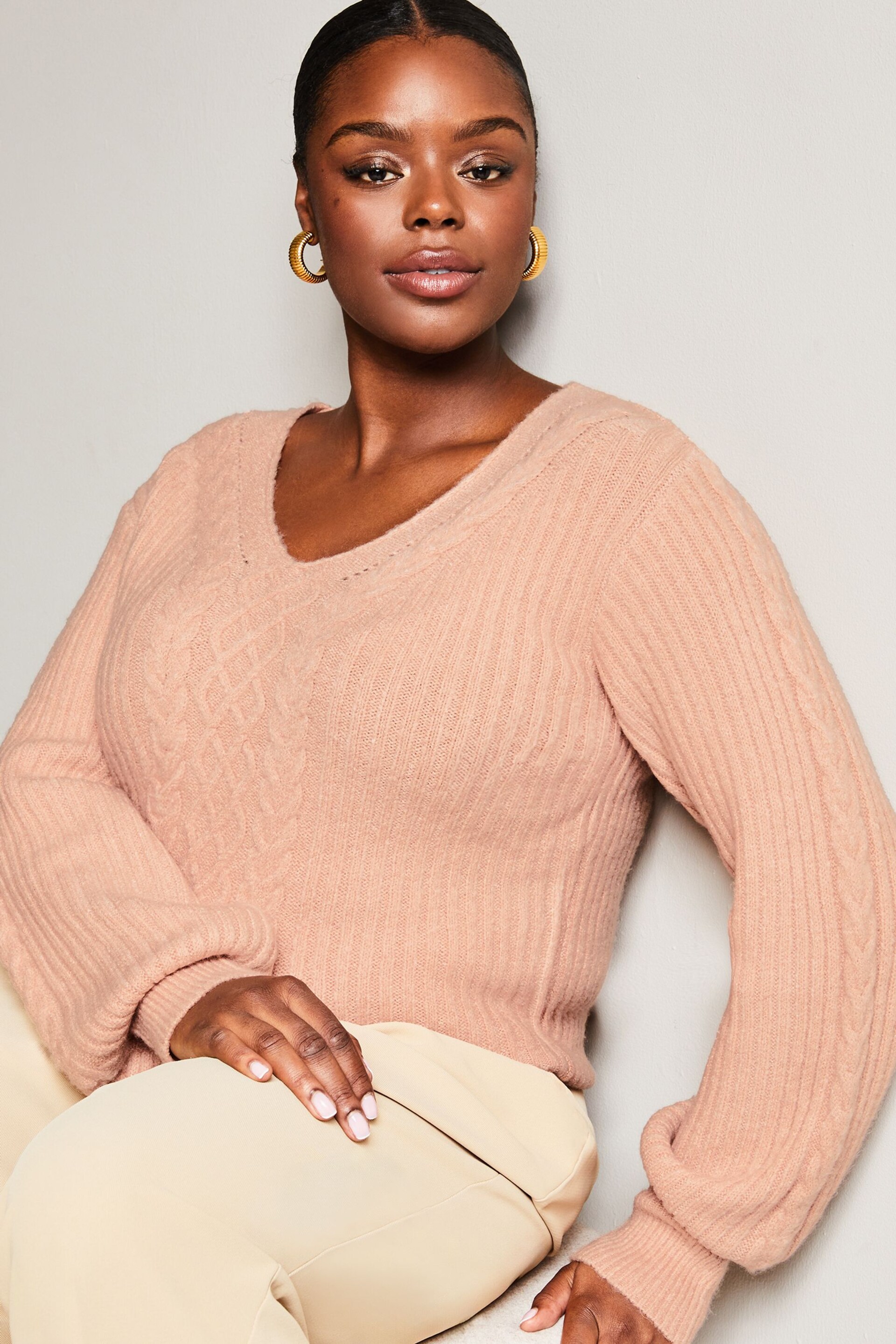 Lipsy Pale Pink Curve V Neck Cable Knitted Jumper - Image 2 of 4