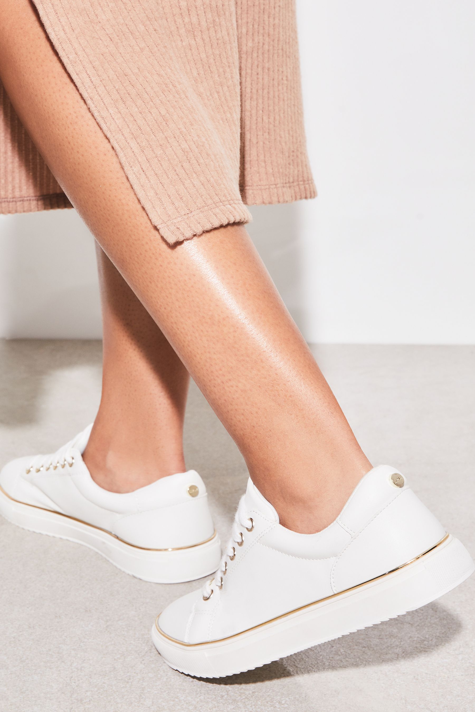 Lace up trainer store