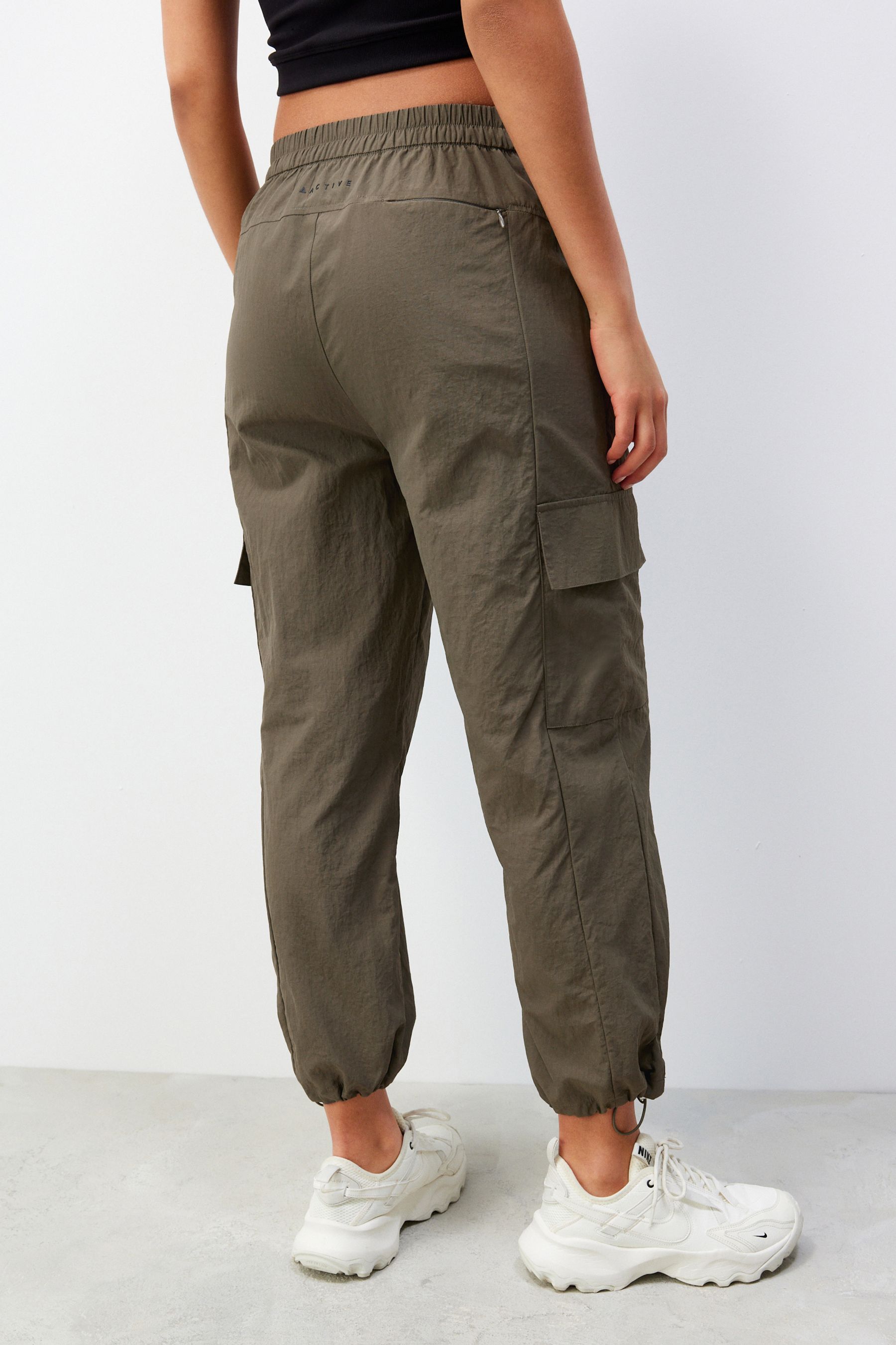 Women's active cargo pants hotsell