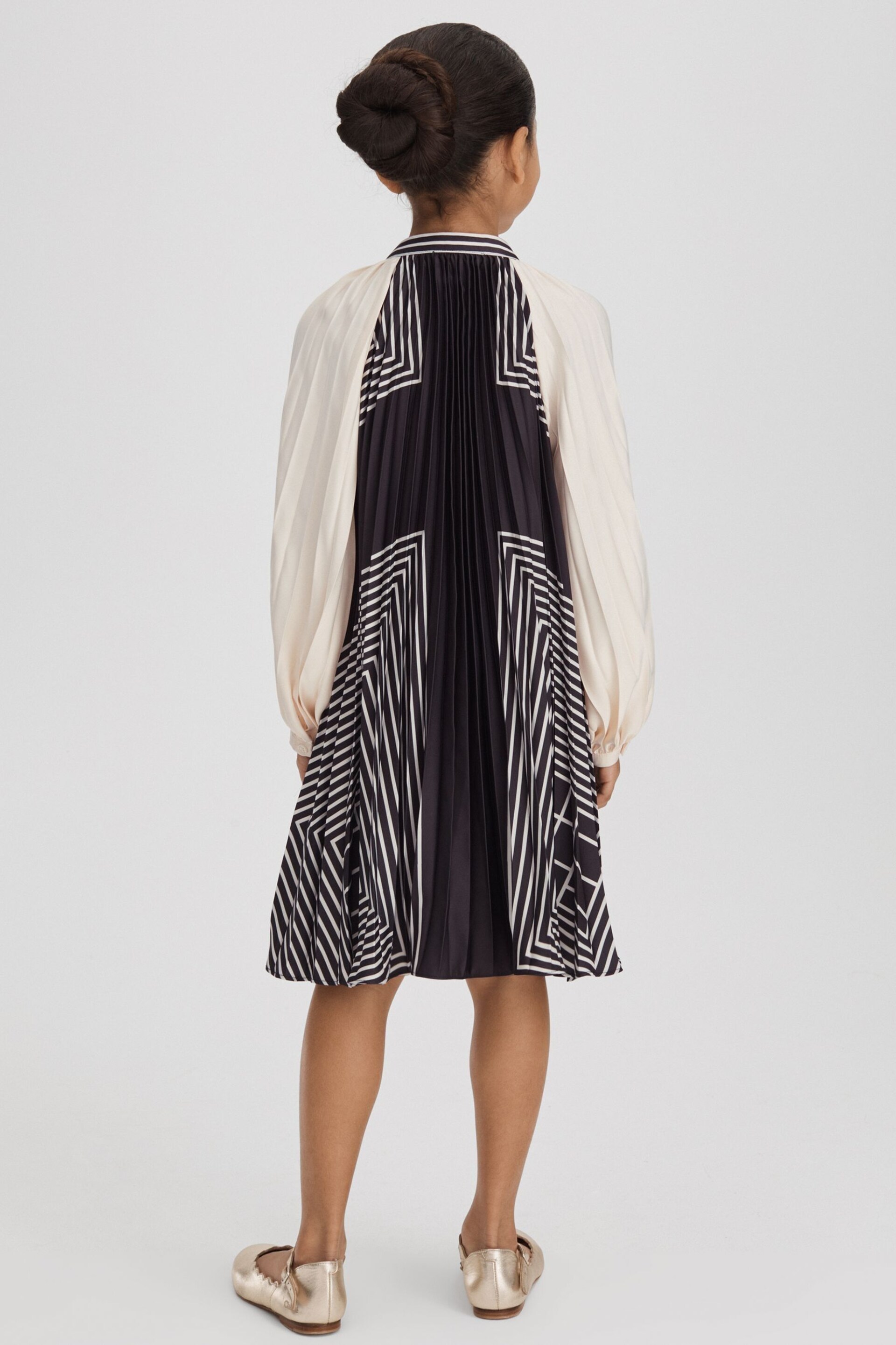 Reiss Navy Bay Teen Printed Pleated Dress - Image 5 of 6