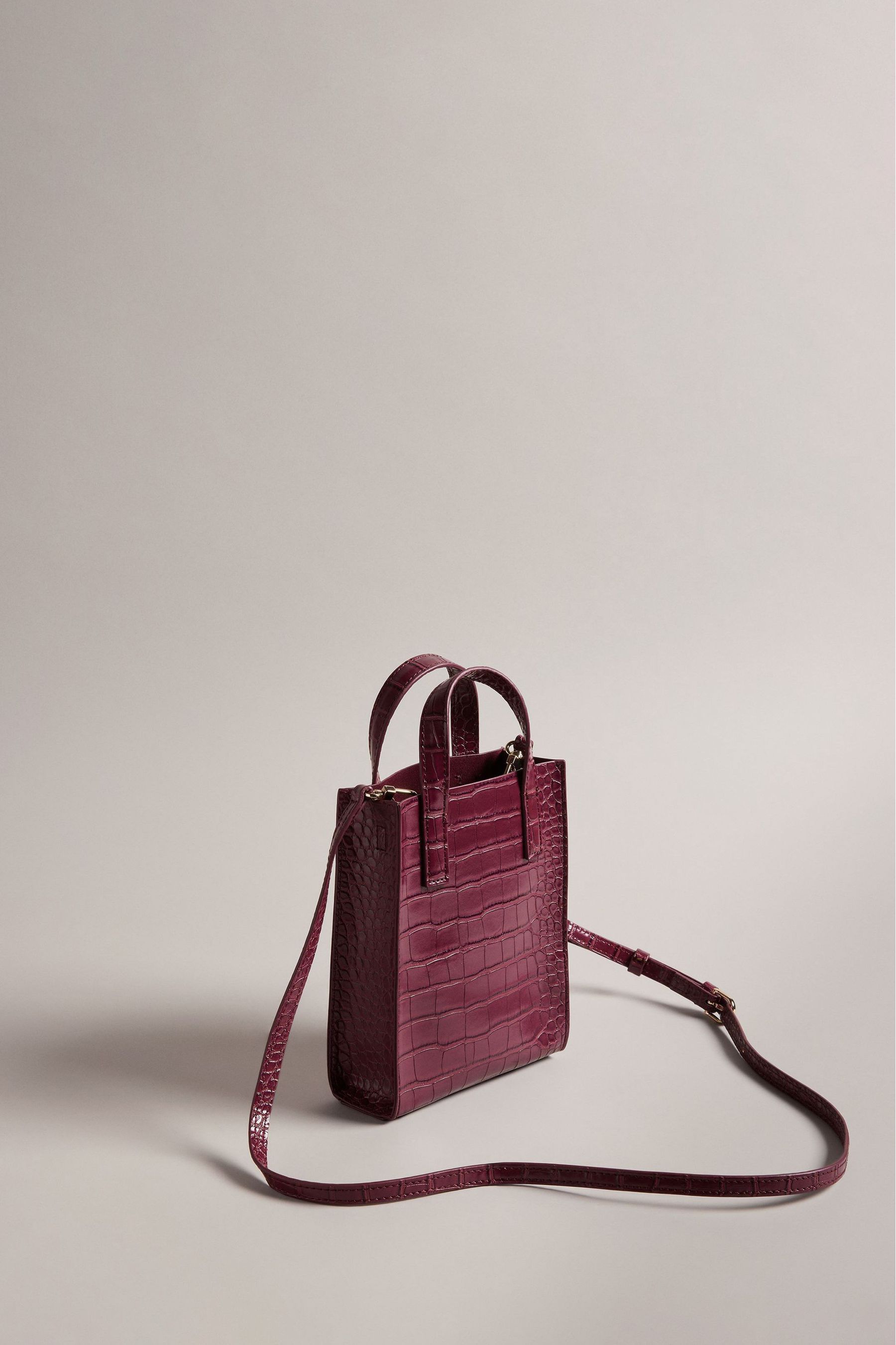 Ted baker felicon cat bag top