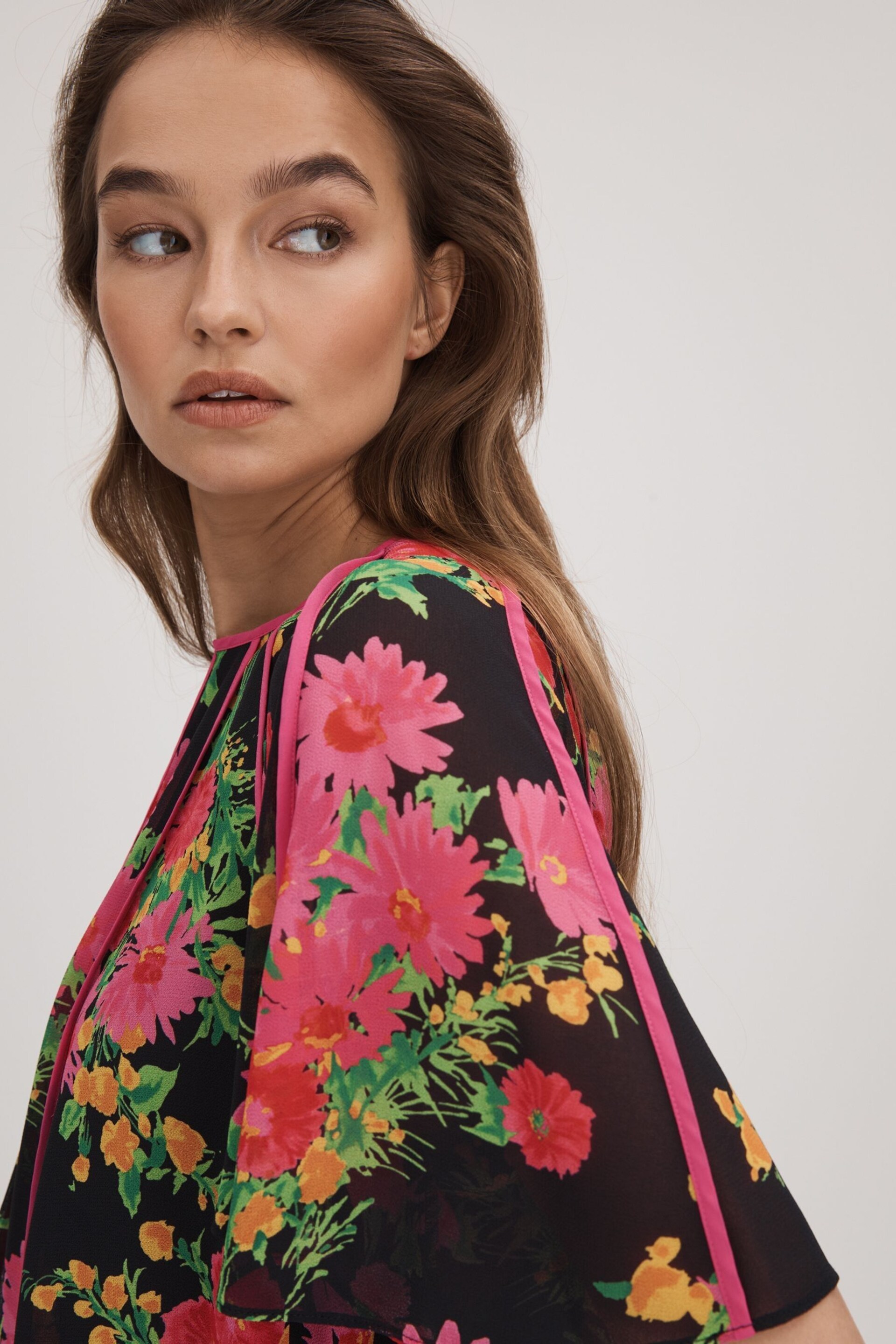 Florere Printed Flare Sleeve Blouse - Image 4 of 6