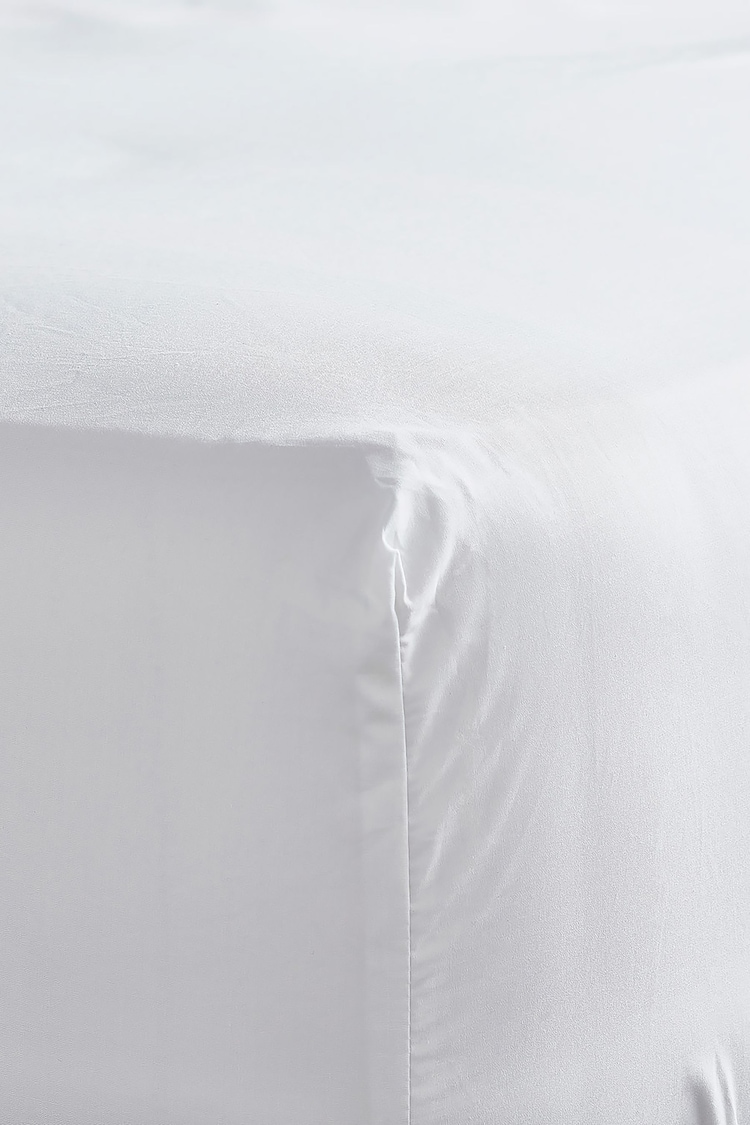 Bedfolk White Classic 100% Cotton Fitted Sheet - Image 1 of 4