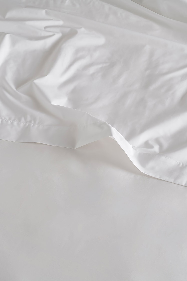 Bedfolk White Classic 100% Cotton Fitted Sheet - Image 2 of 4