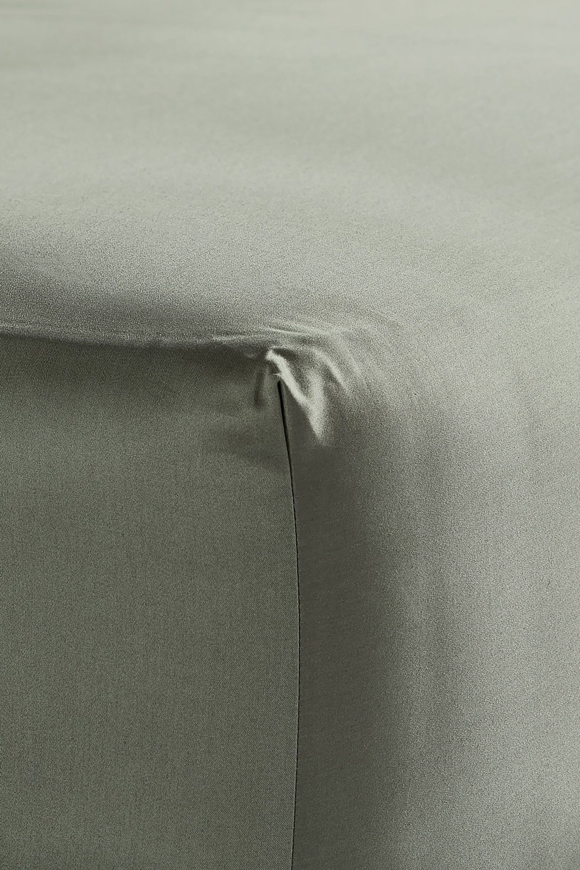 Bedfolk Green Luxe Cotton Fitted Sheet - Image 1 of 4