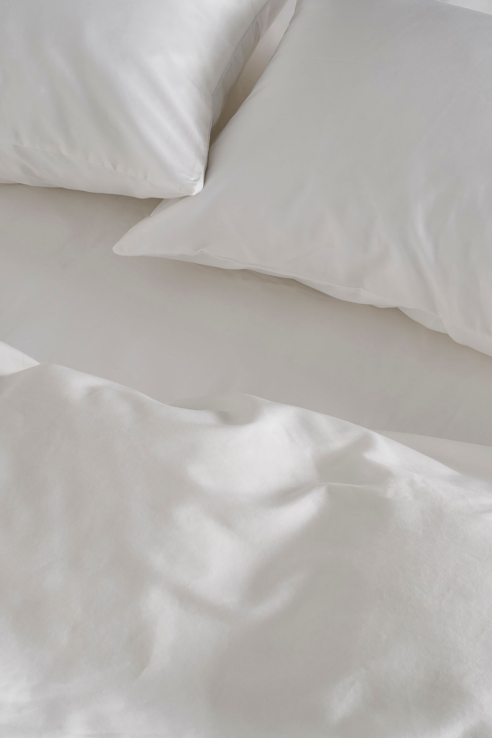 Bedfolk White Luxe Cotton Fitted Sheet - Image 2 of 4