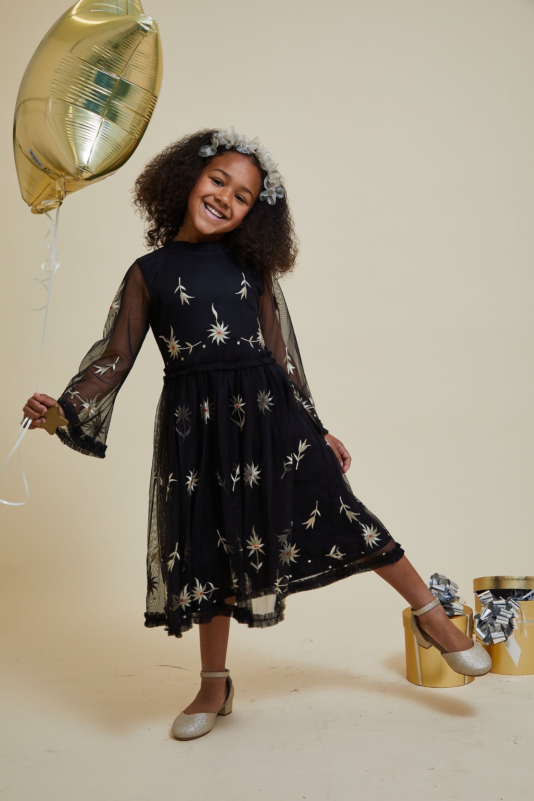 Frock and frill black dress shop