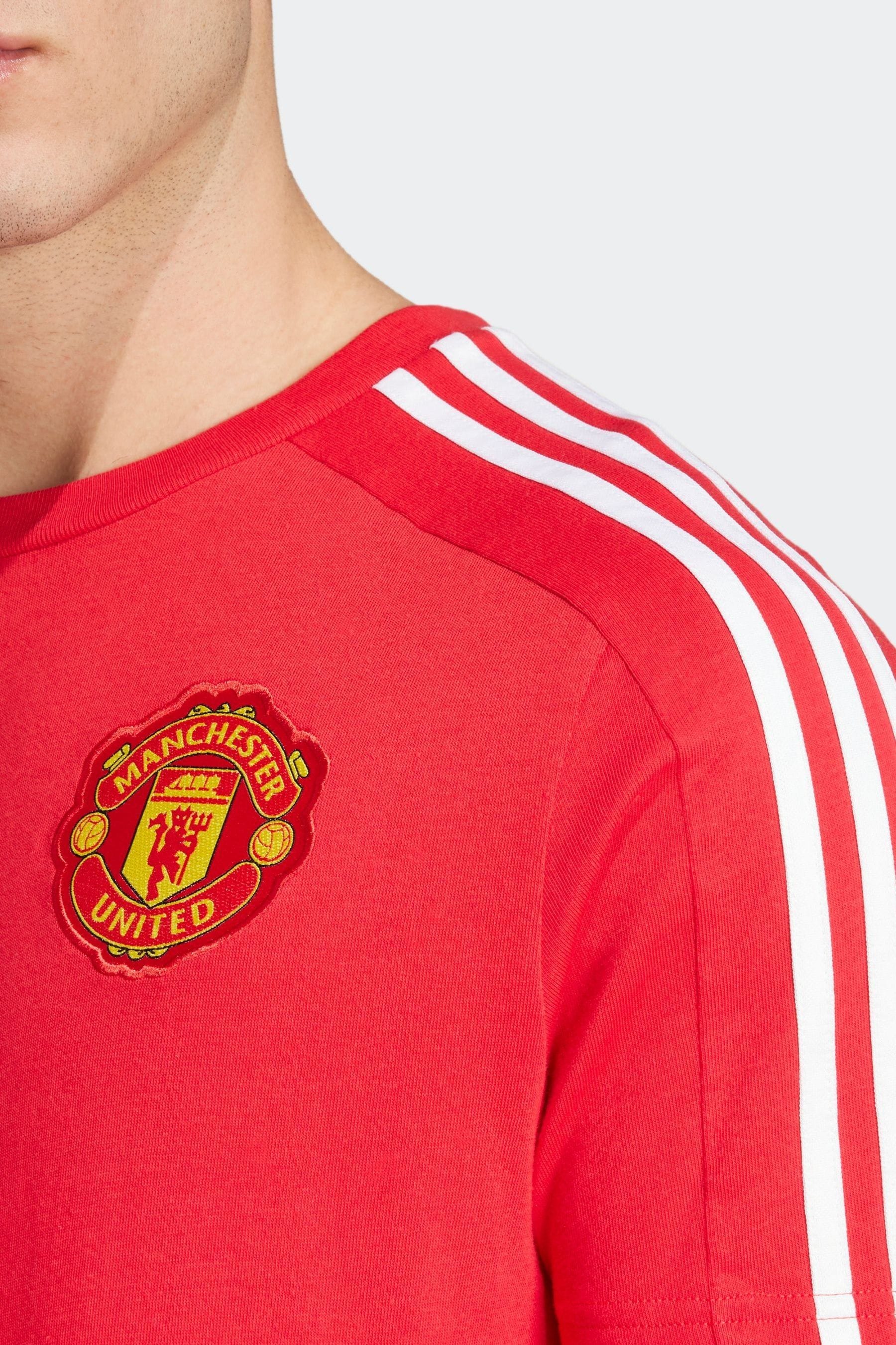 Manchester united red t shirt clearance