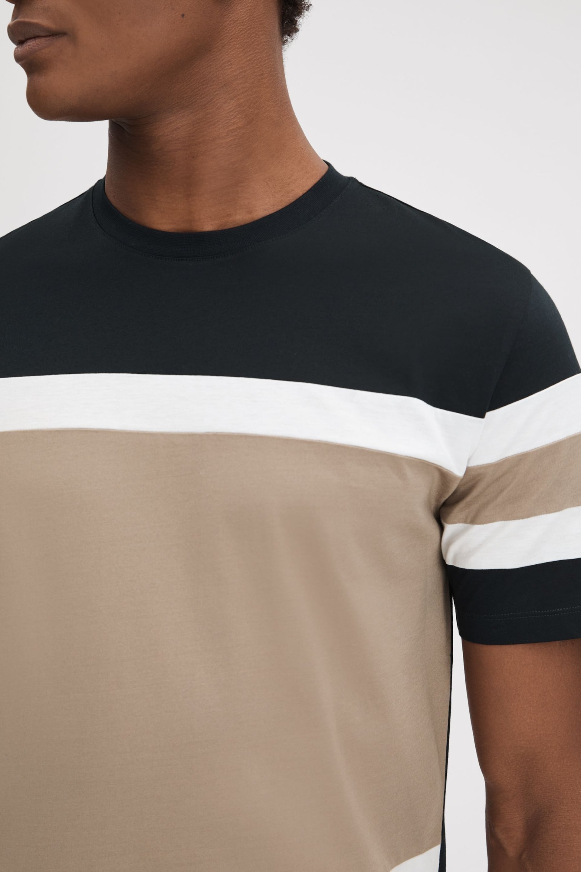 Reiss Navy/Camel Auckland Mercerised Cotton Crew Neck T-Shirt - Image 4 of 5