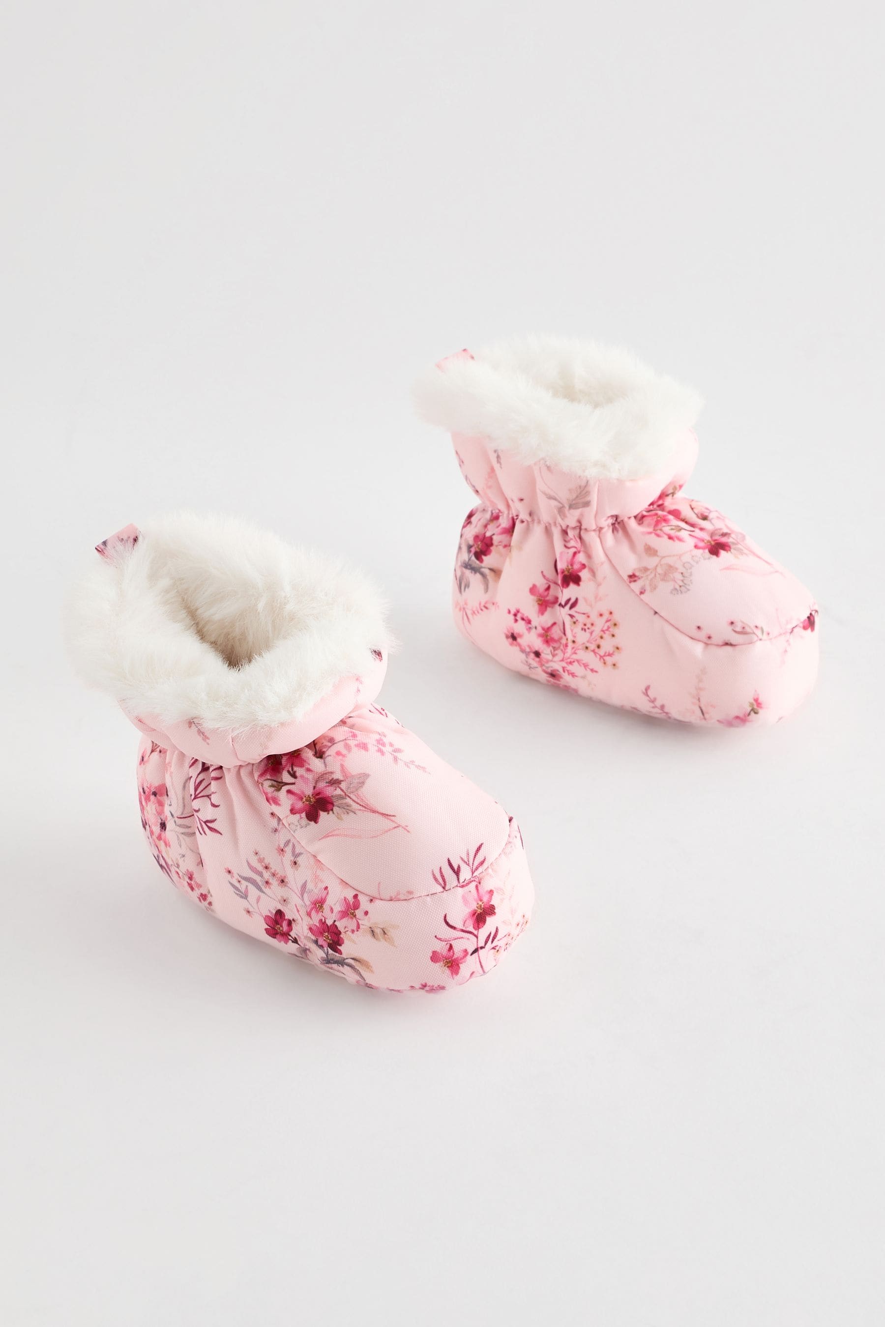Baby bootie shoes top