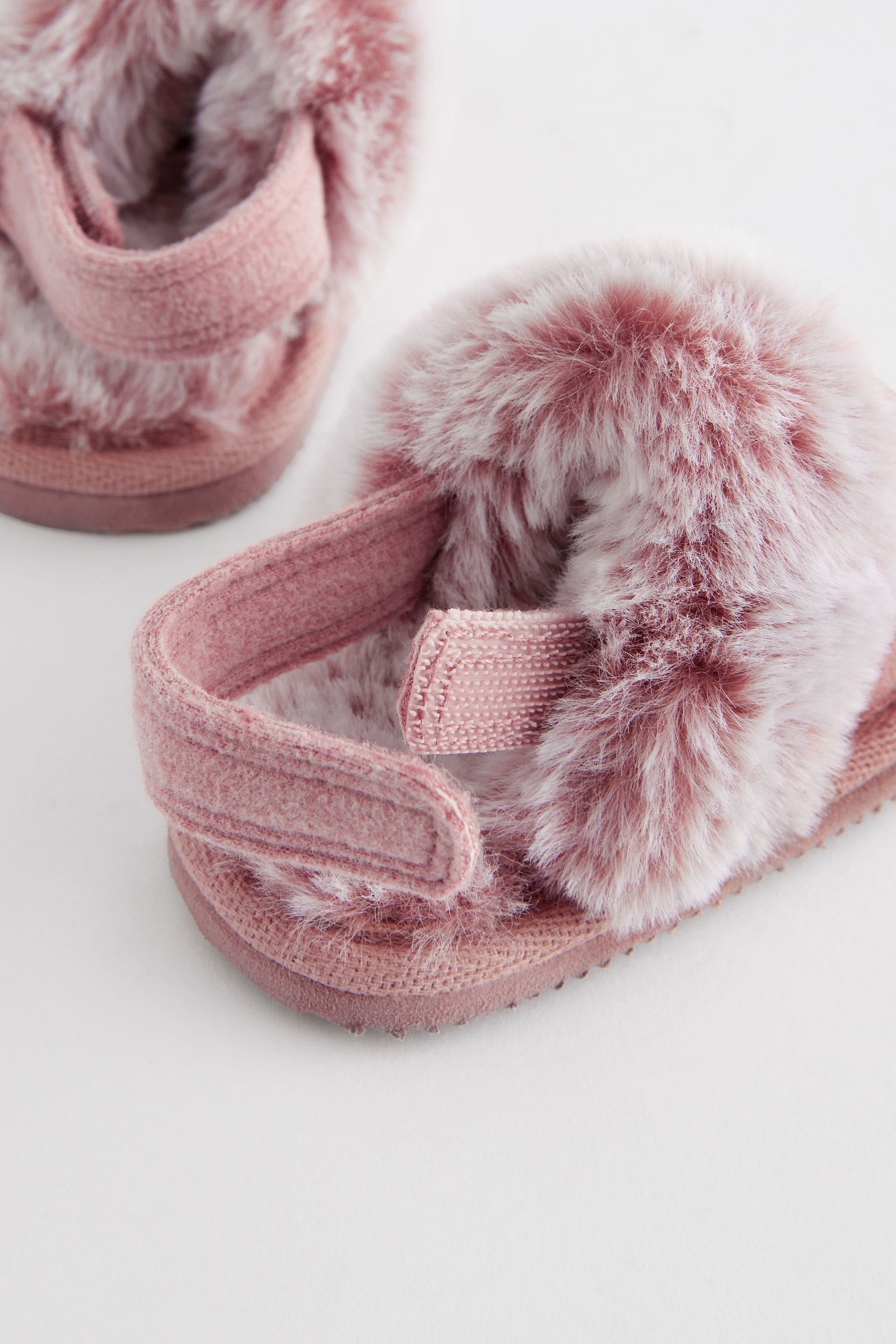 Fluffy baby slippers top