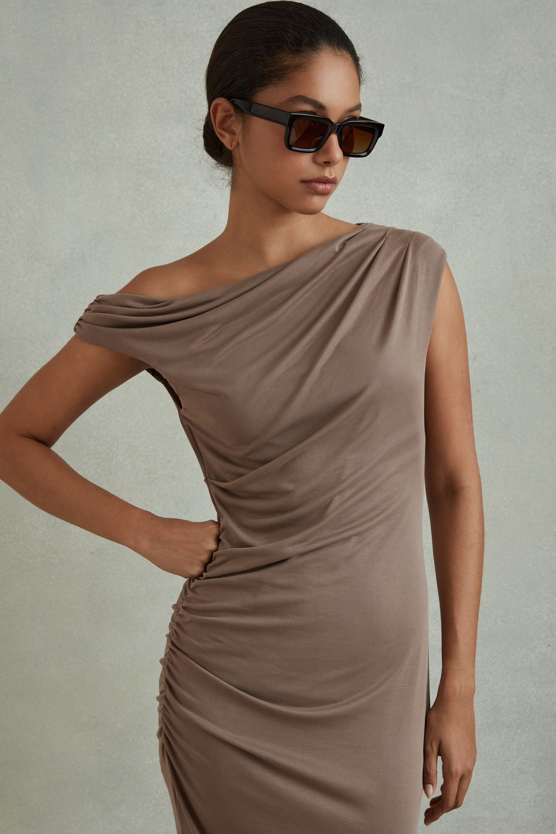 Buy Reiss Mocha Fern Bodycon Ruched Midi Dress from Next Luxembourg