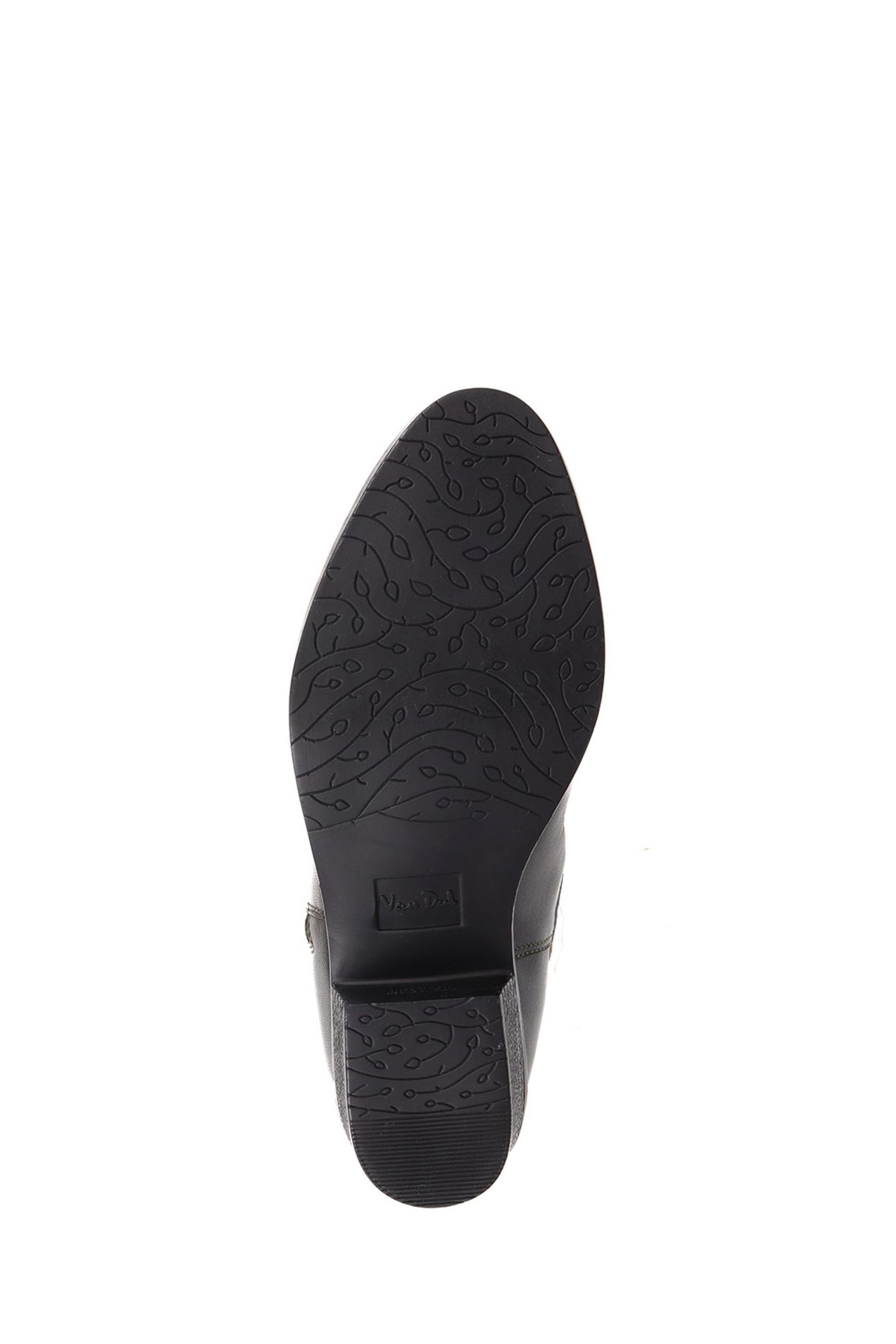 Pavers van dal shoes hotsell