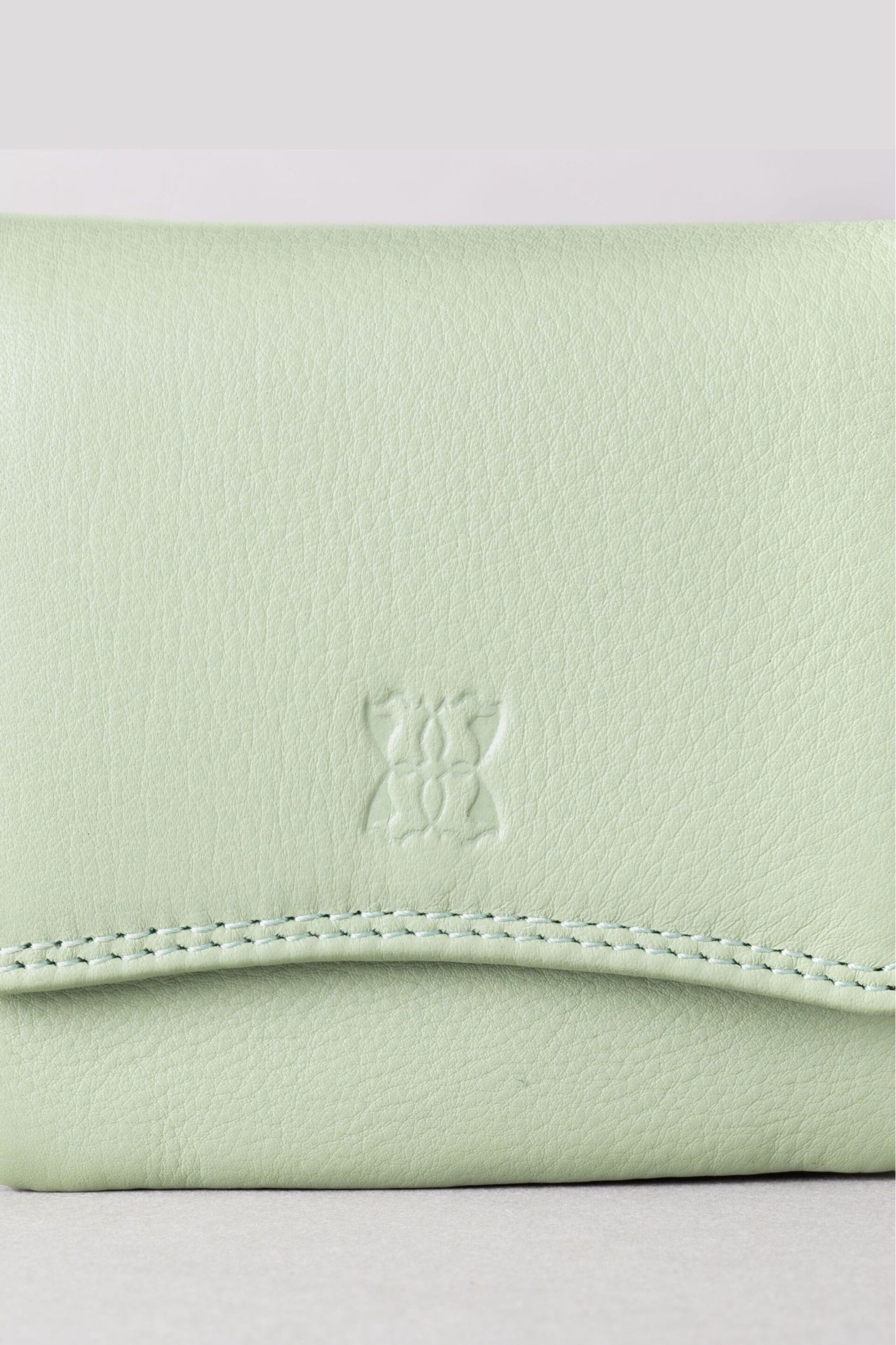Lakeland Leather Green Small Leather Flapover Purse - Image 4 of 4