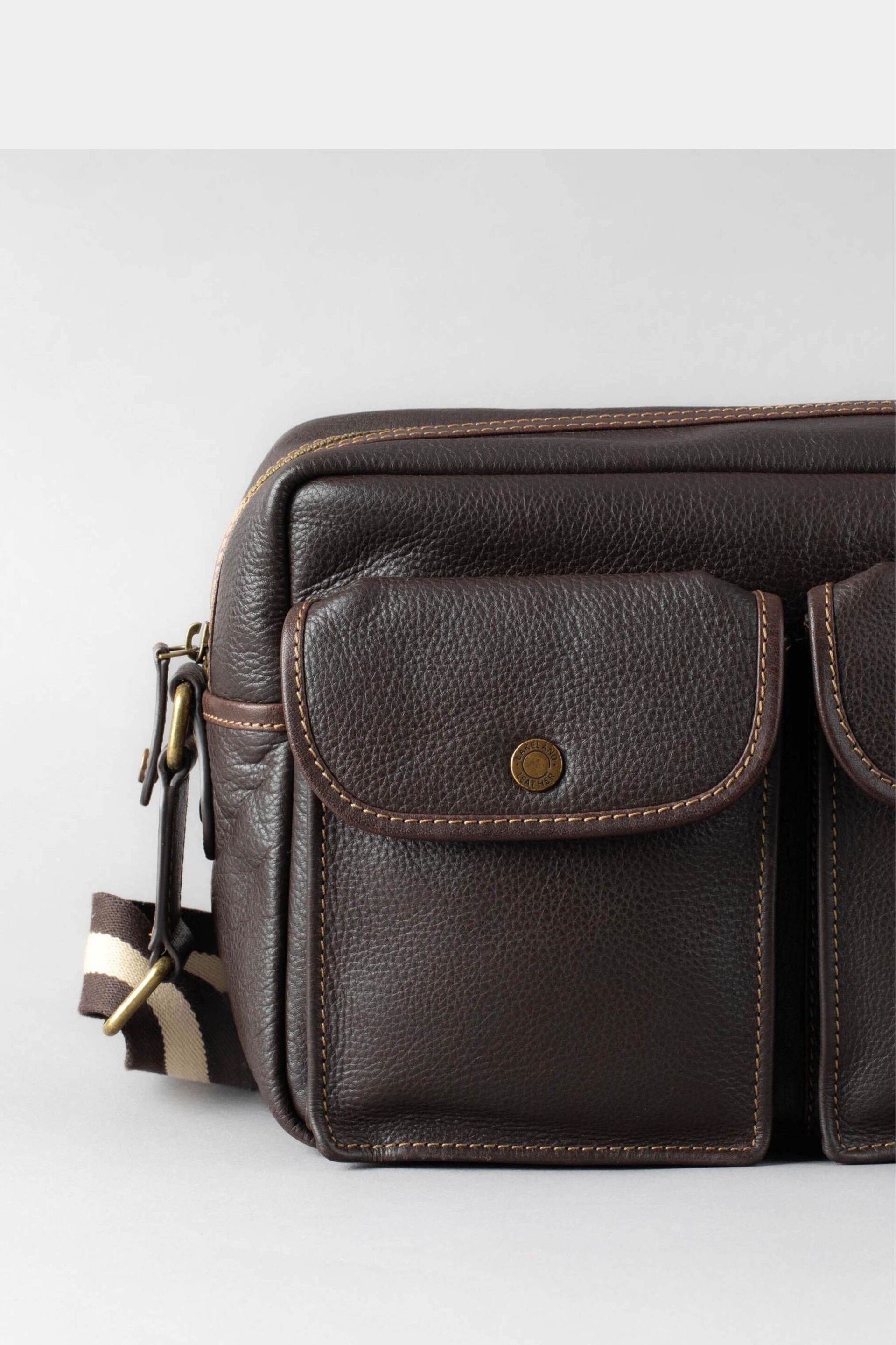 Lakeland Leather Kelsick Leather Messenger Brown Bag - Image 3 of 9