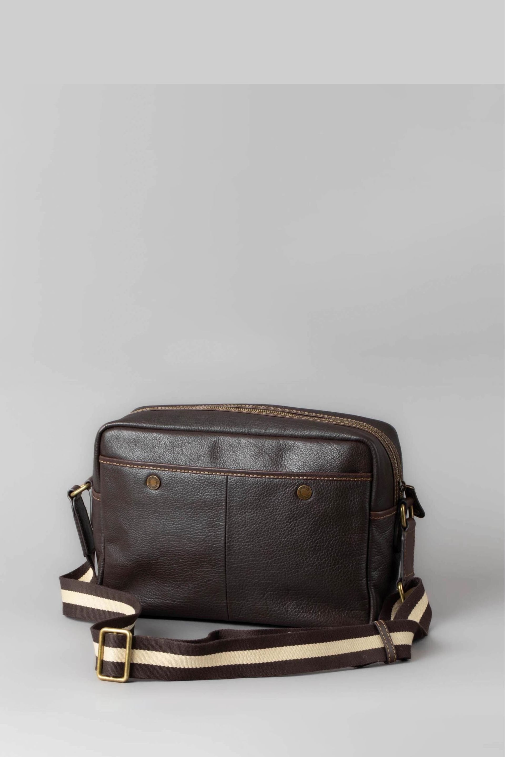 Lakeland Leather Kelsick Leather Messenger Brown Bag - Image 4 of 9