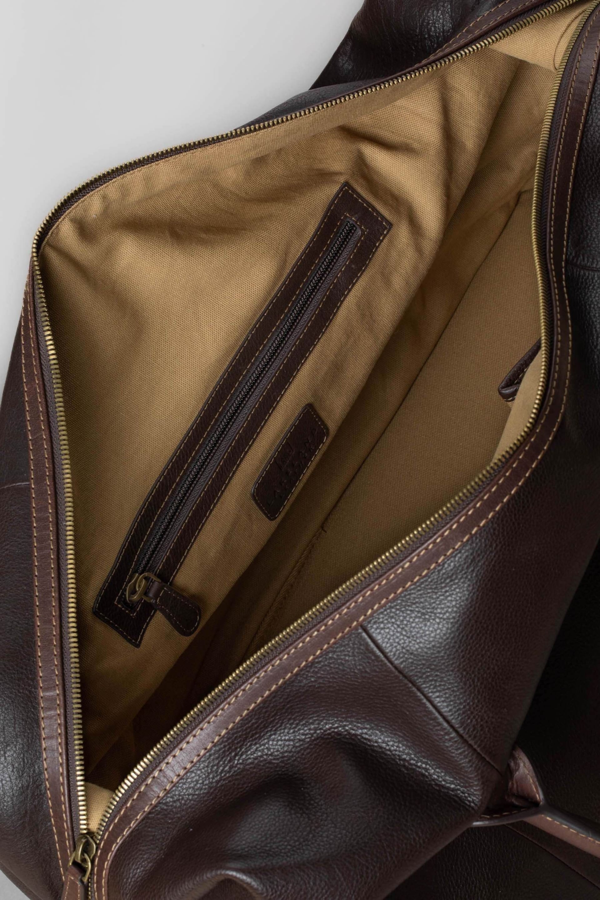 Lakeland Leather Kelsick Leather Messenger Brown Bag - Image 9 of 9