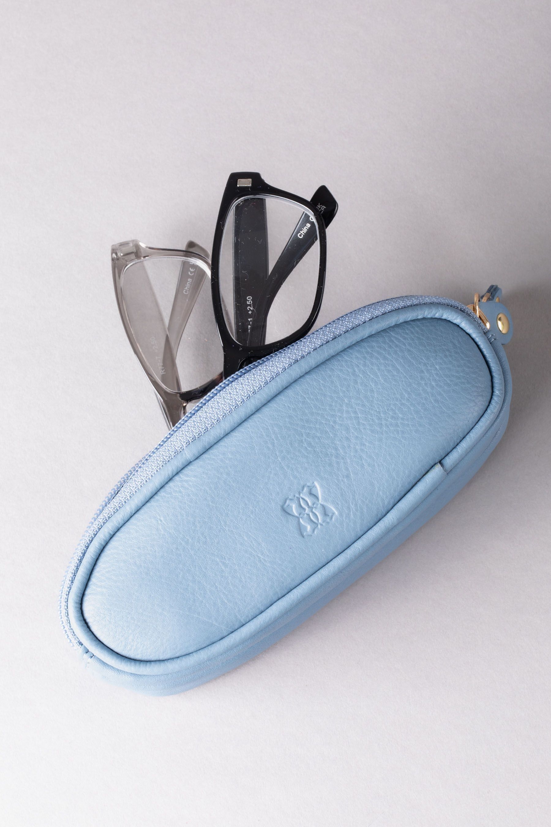 Double glasses case store