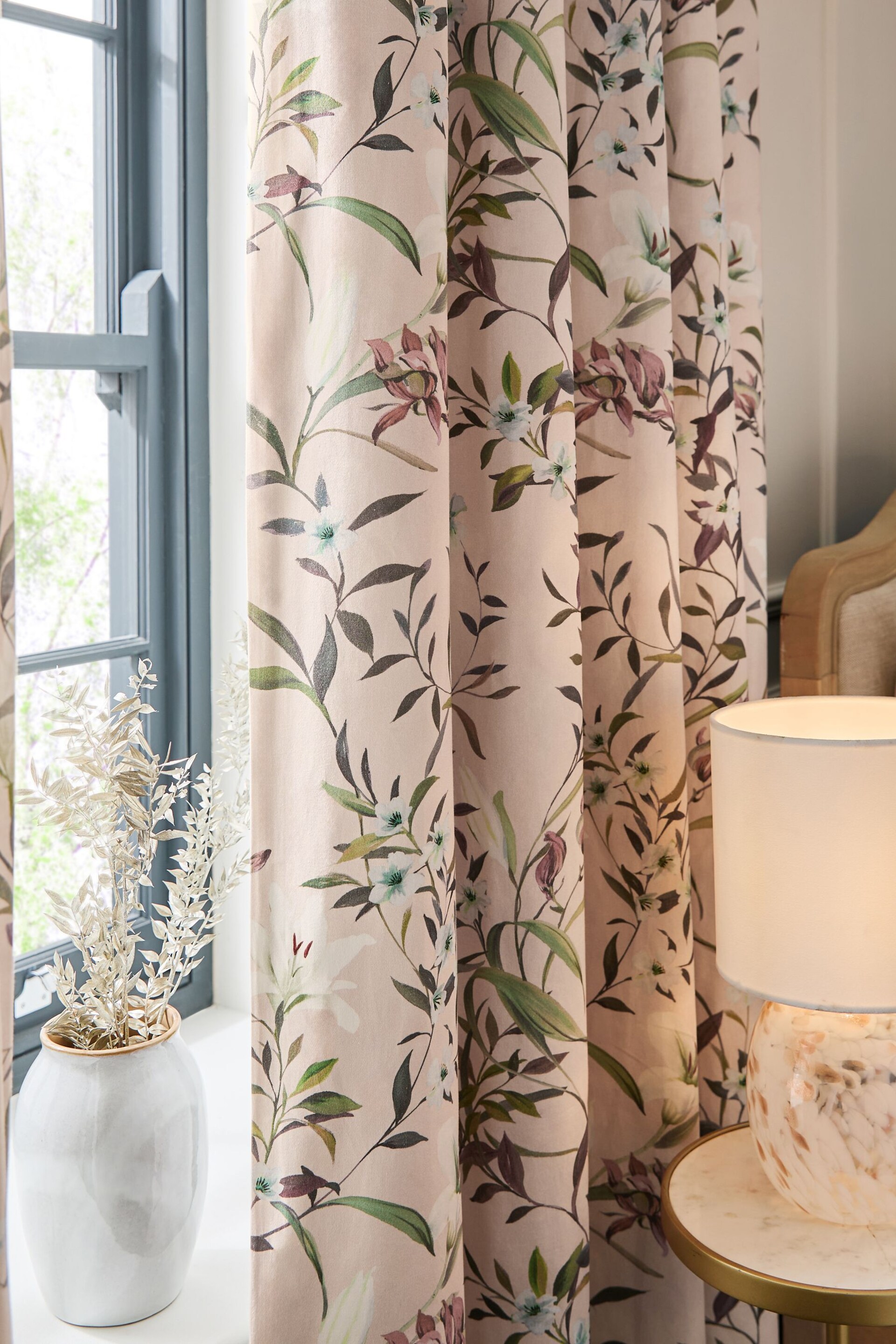 Pink Lily Floral Eyelet Blackout/Thermal Curtains - Image 5 of 9