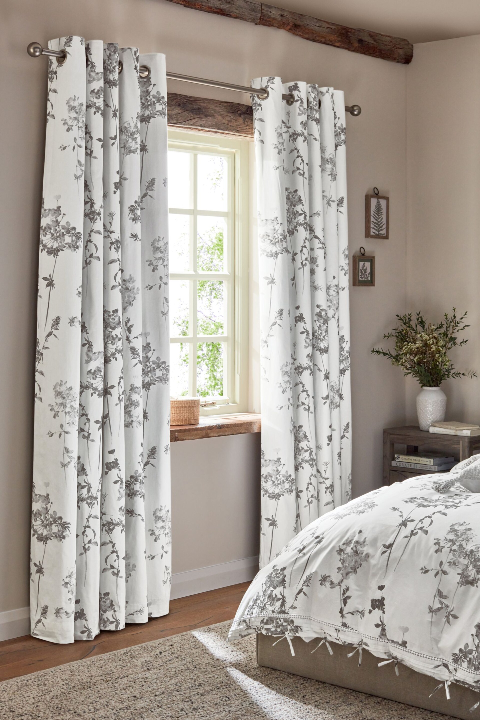 Grey Floral Eyelet Blackout/Thermal Curtains - Image 8 of 9