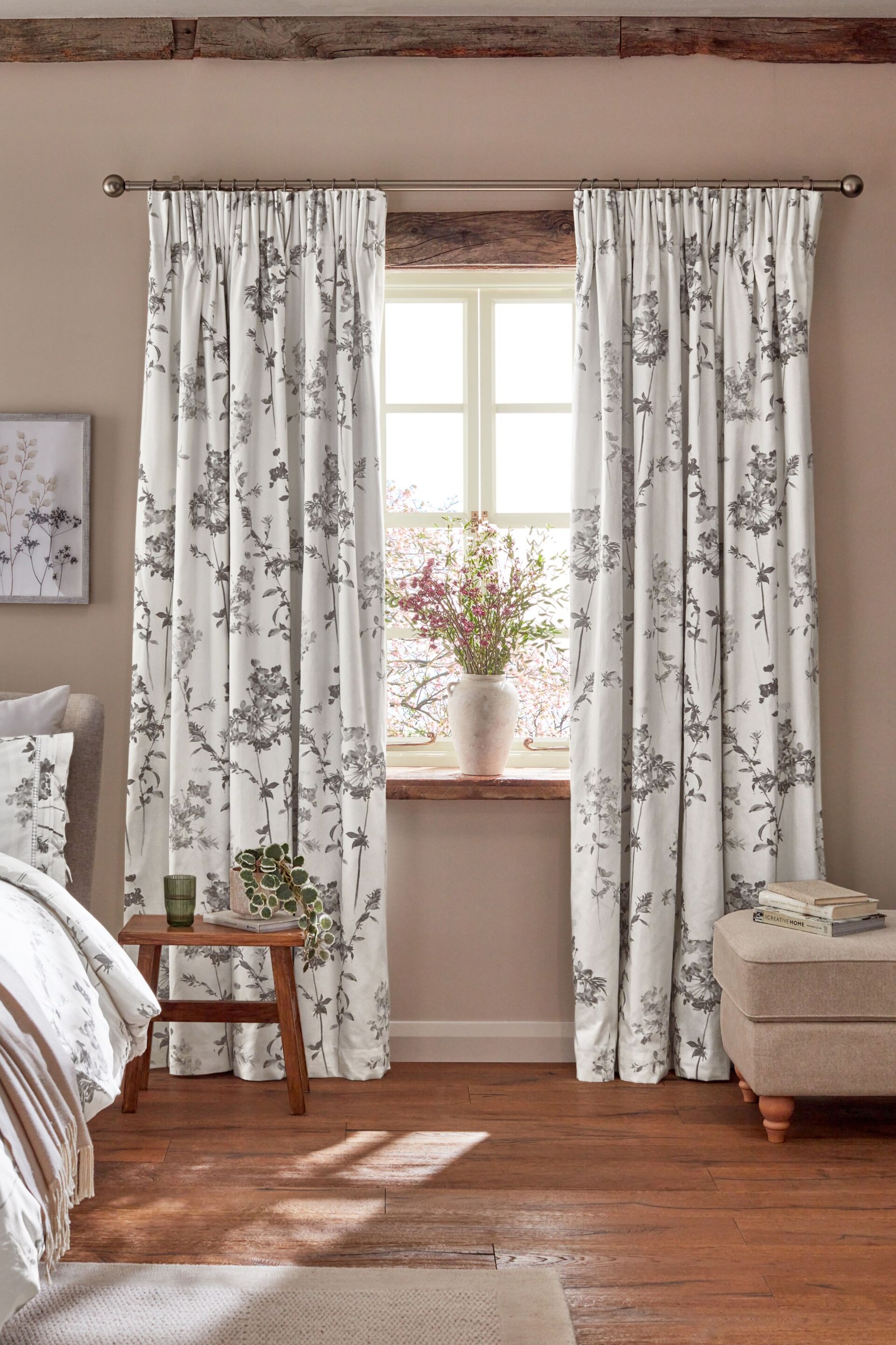 Grey Floral Pencil Pleat Blackout/Thermal Curtains - Image 8 of 9