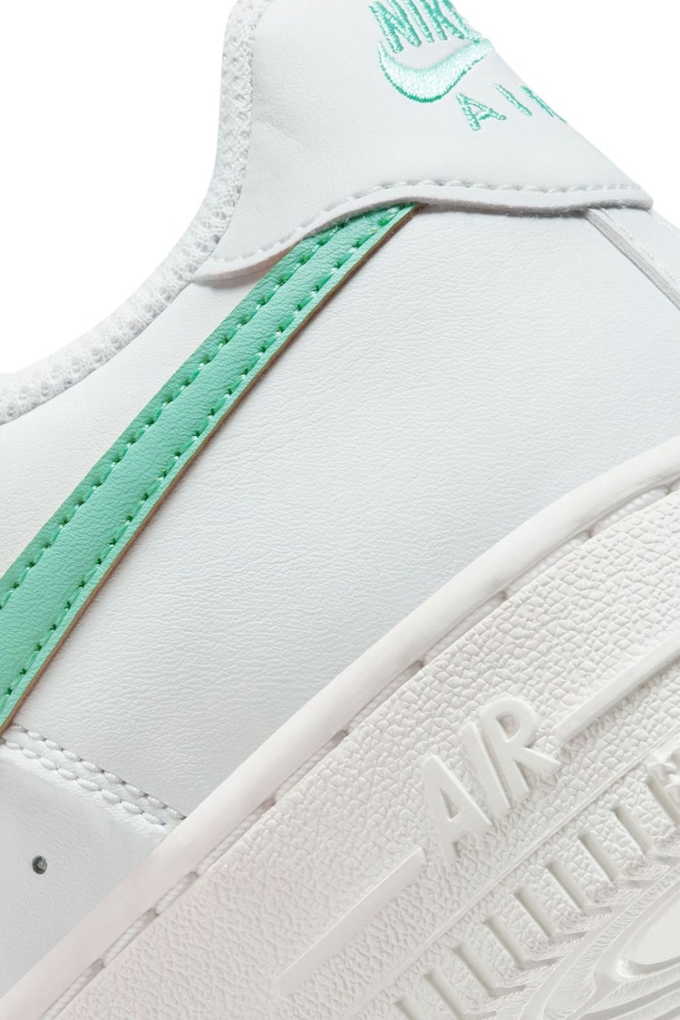 Nike White/Green Air Force 1 Youth Trainers - Image 13 of 13