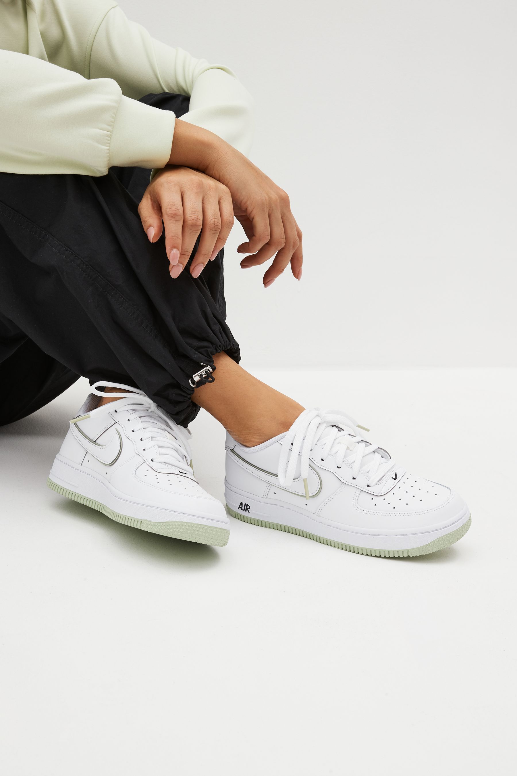 Nike air force white youth clearance