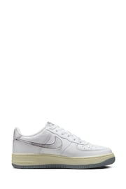 Nike White Air Force 1 LV8 3 Youth Trainers - Image 3 of 12