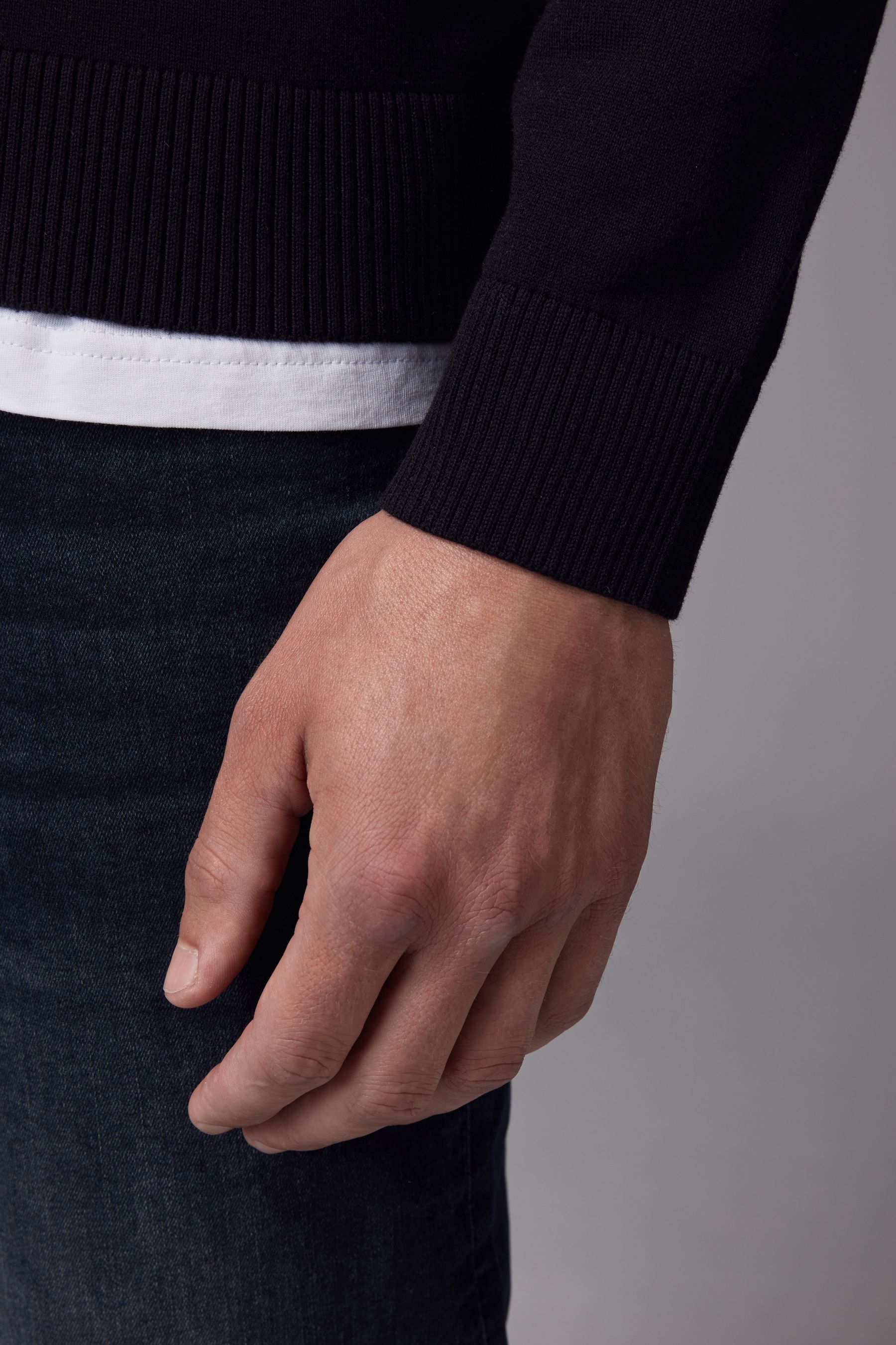 Plain black crew neck sweater online