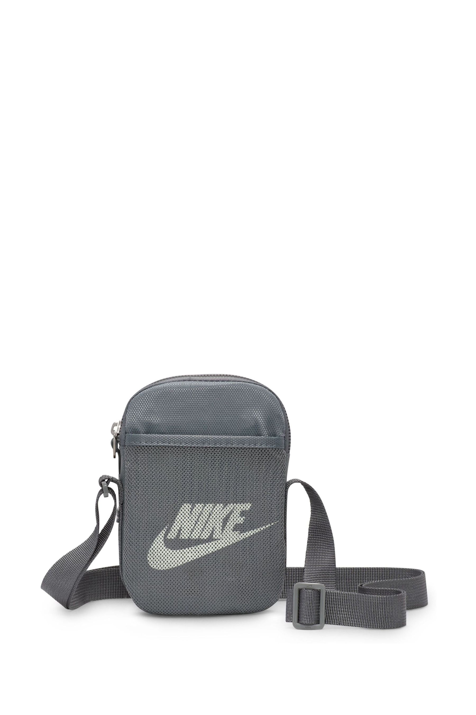 Small nike fanny pack new arrivals
