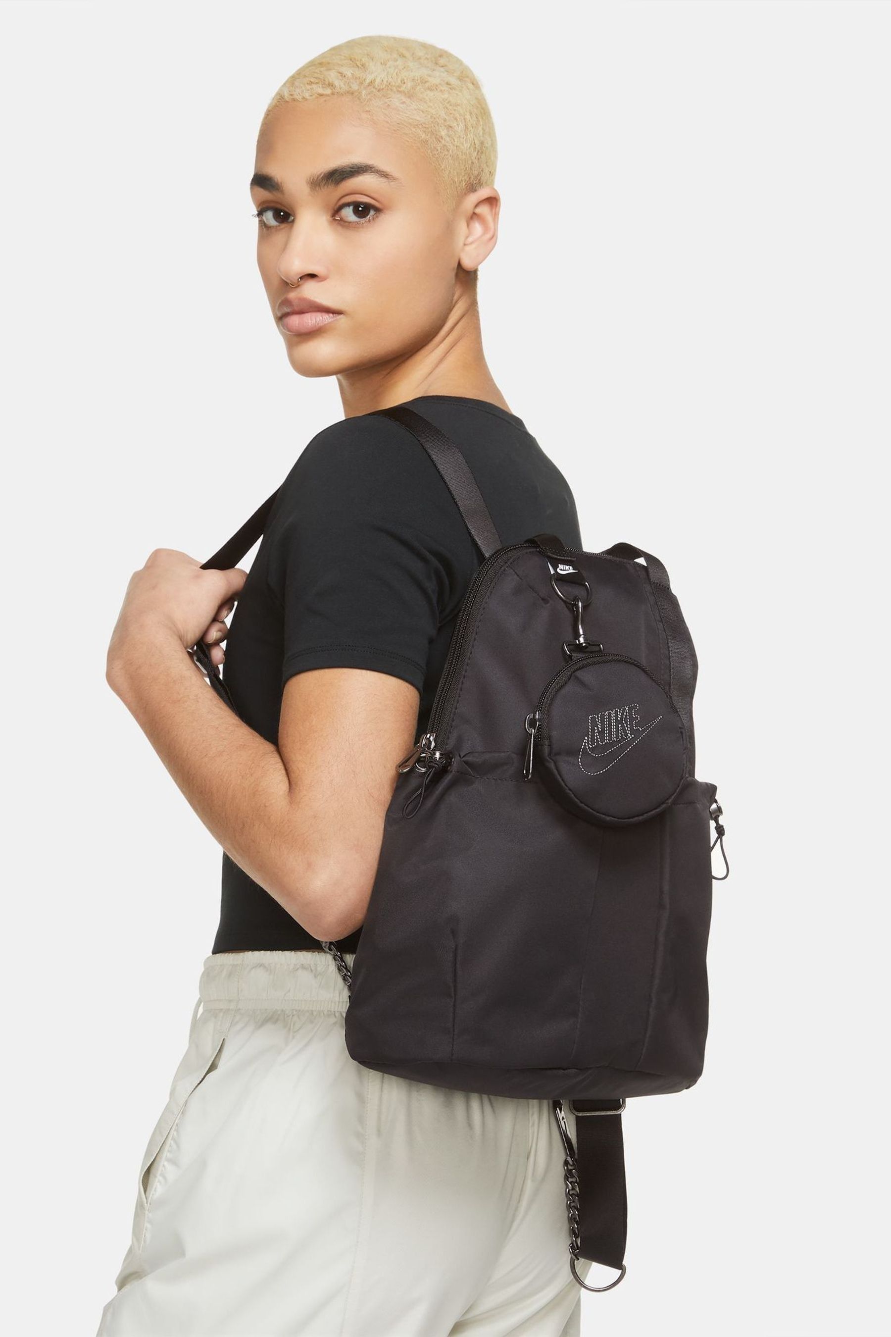 Kaufe Sie Nike Sportswear Futura Luxe Mini Rucksack bei Next Deutschland