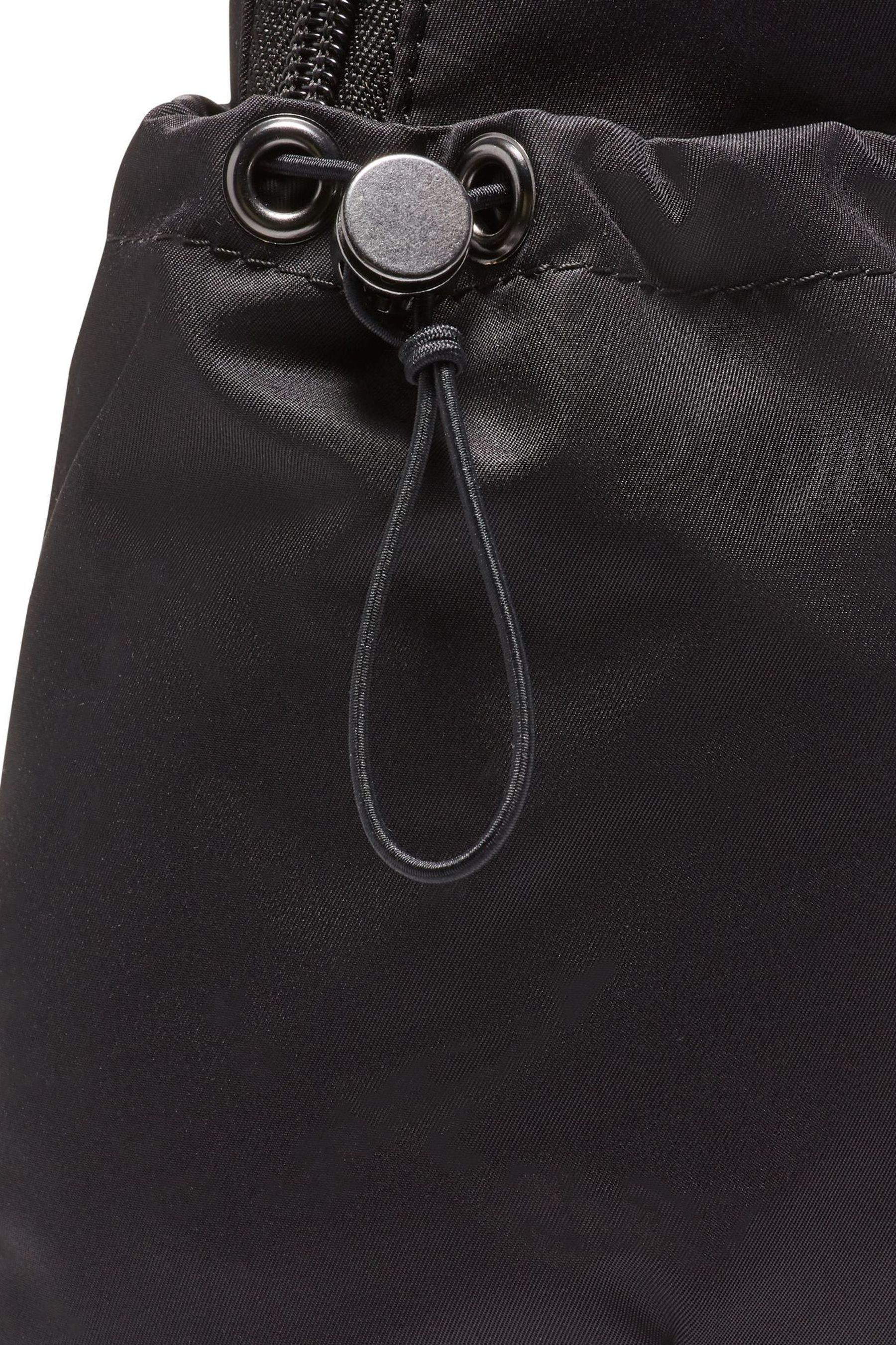 Kaufe Sie Nike Sportswear Futura Luxe Mini Rucksack bei Next Deutschland