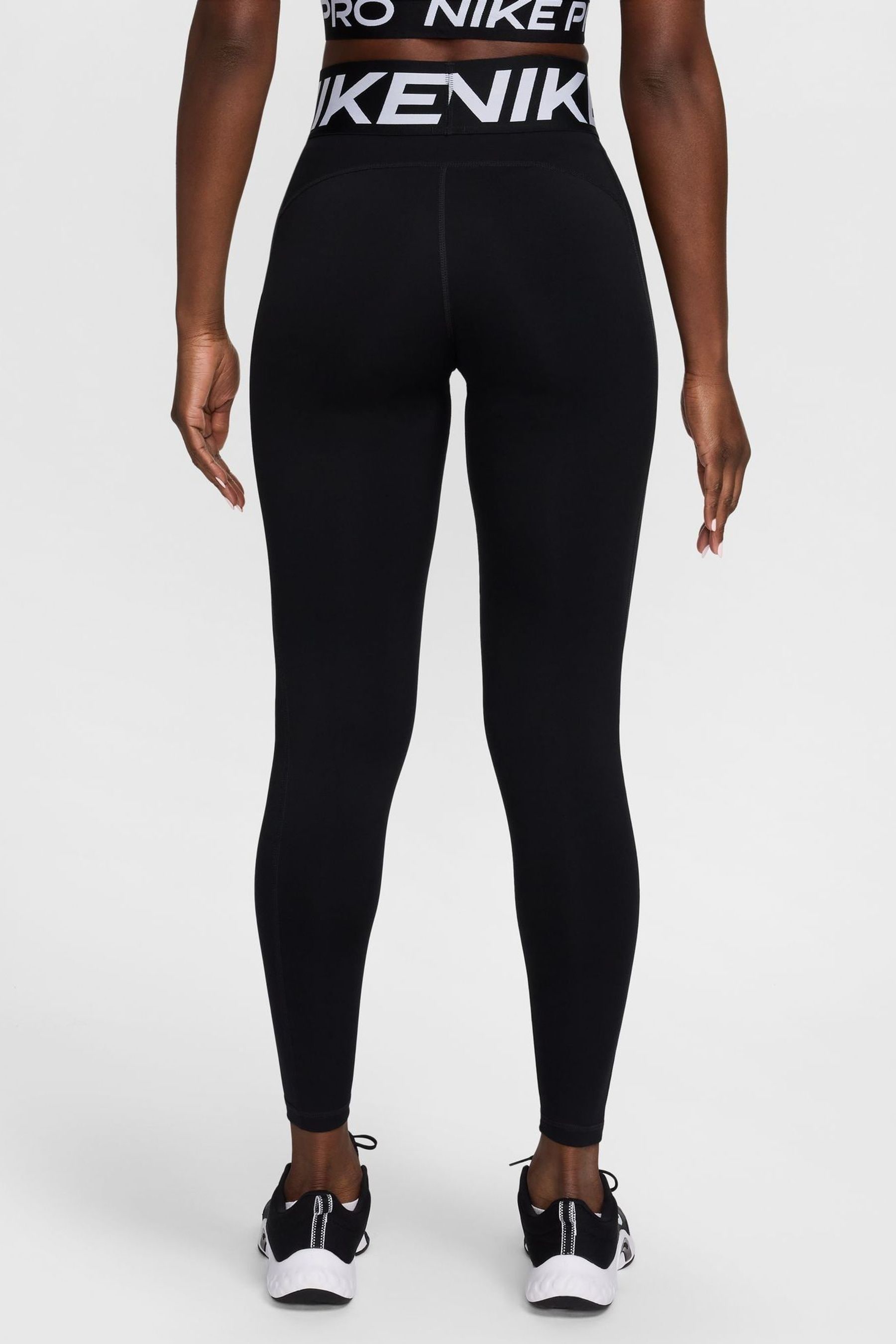 Nike sculpt crop new arrivals
