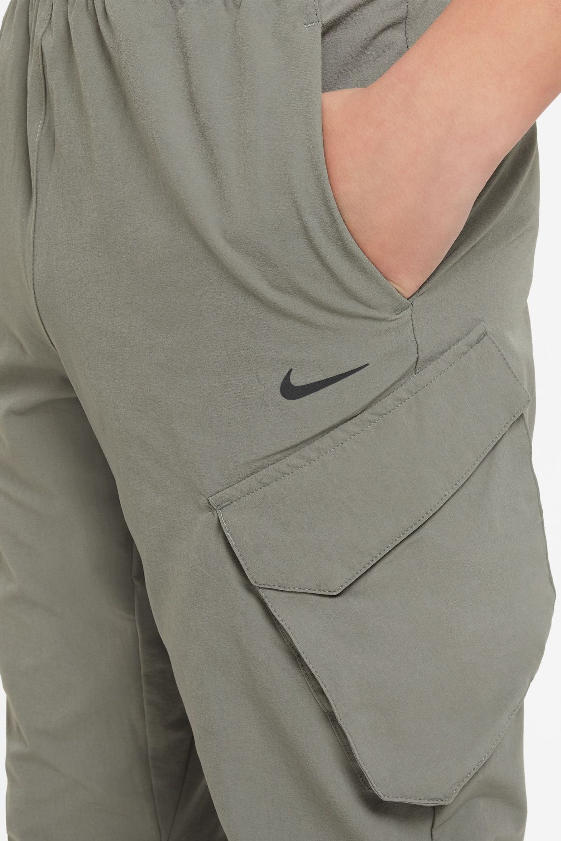 Nike utility joggers discount