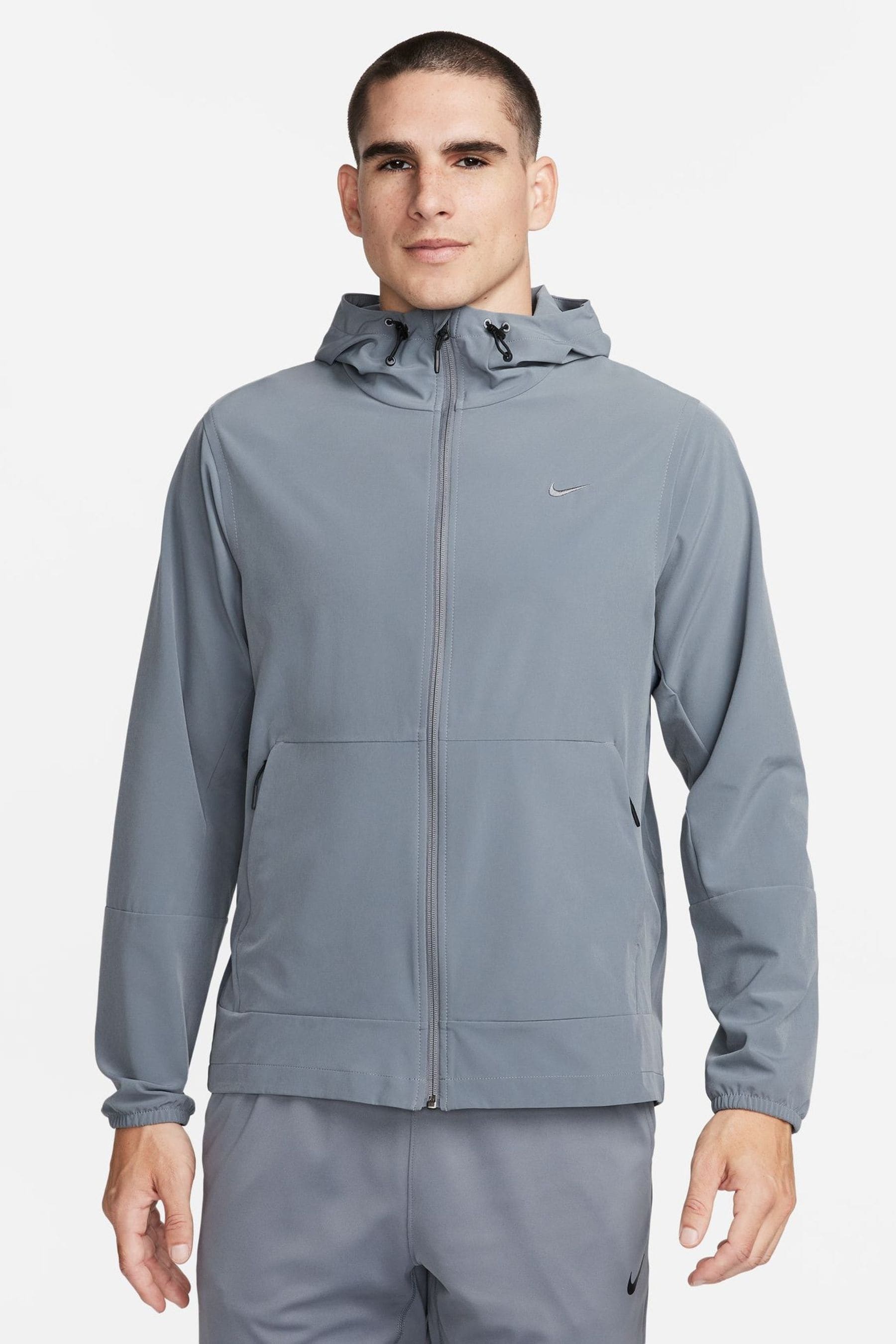 Nike versatile hotsell