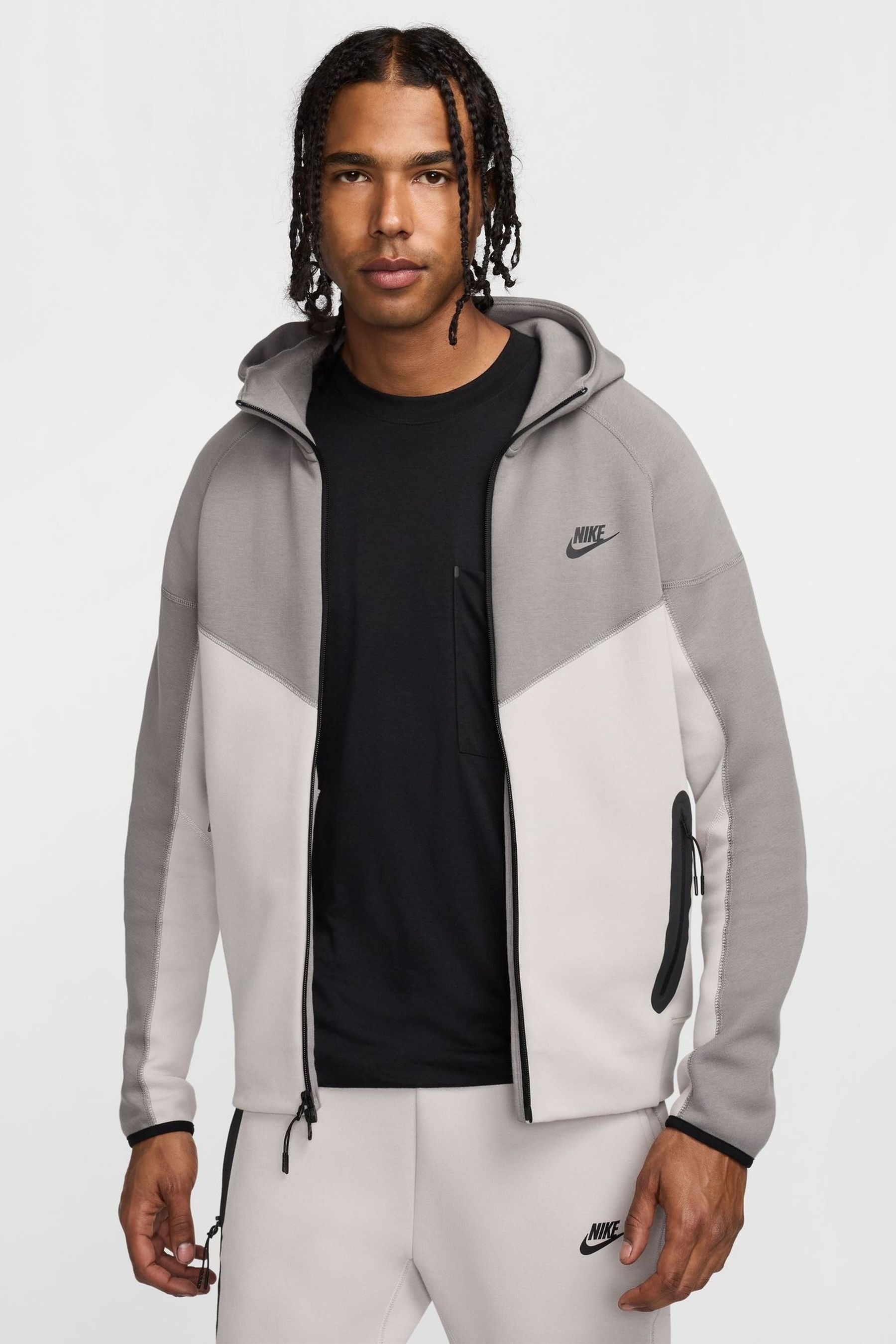 Next nike tech shop