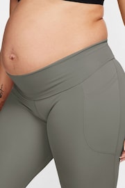 Nike Green Maternity One High-Waisted 7/8 Leggings With Pockets - Image 3 of 4