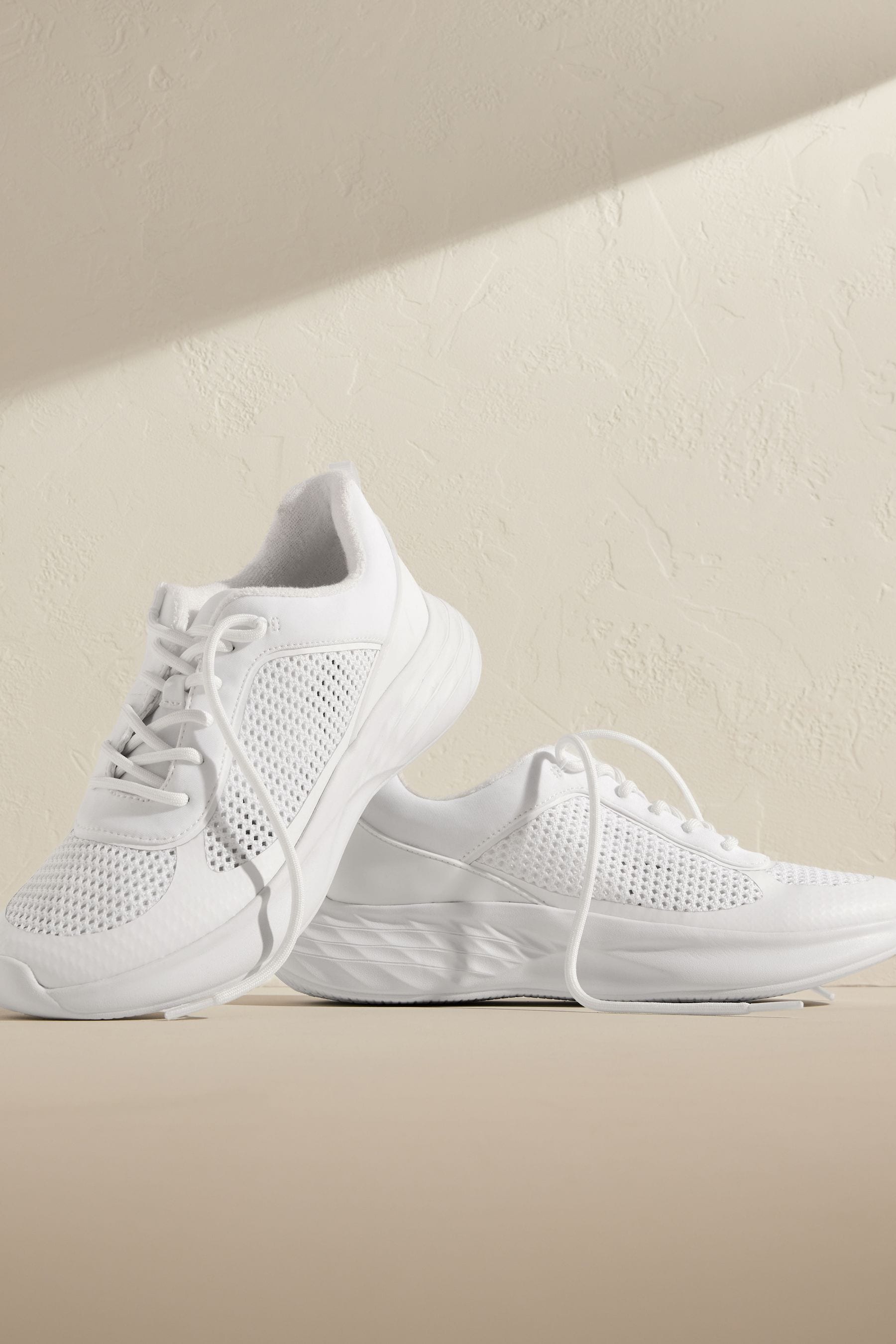 Self lace trainers top