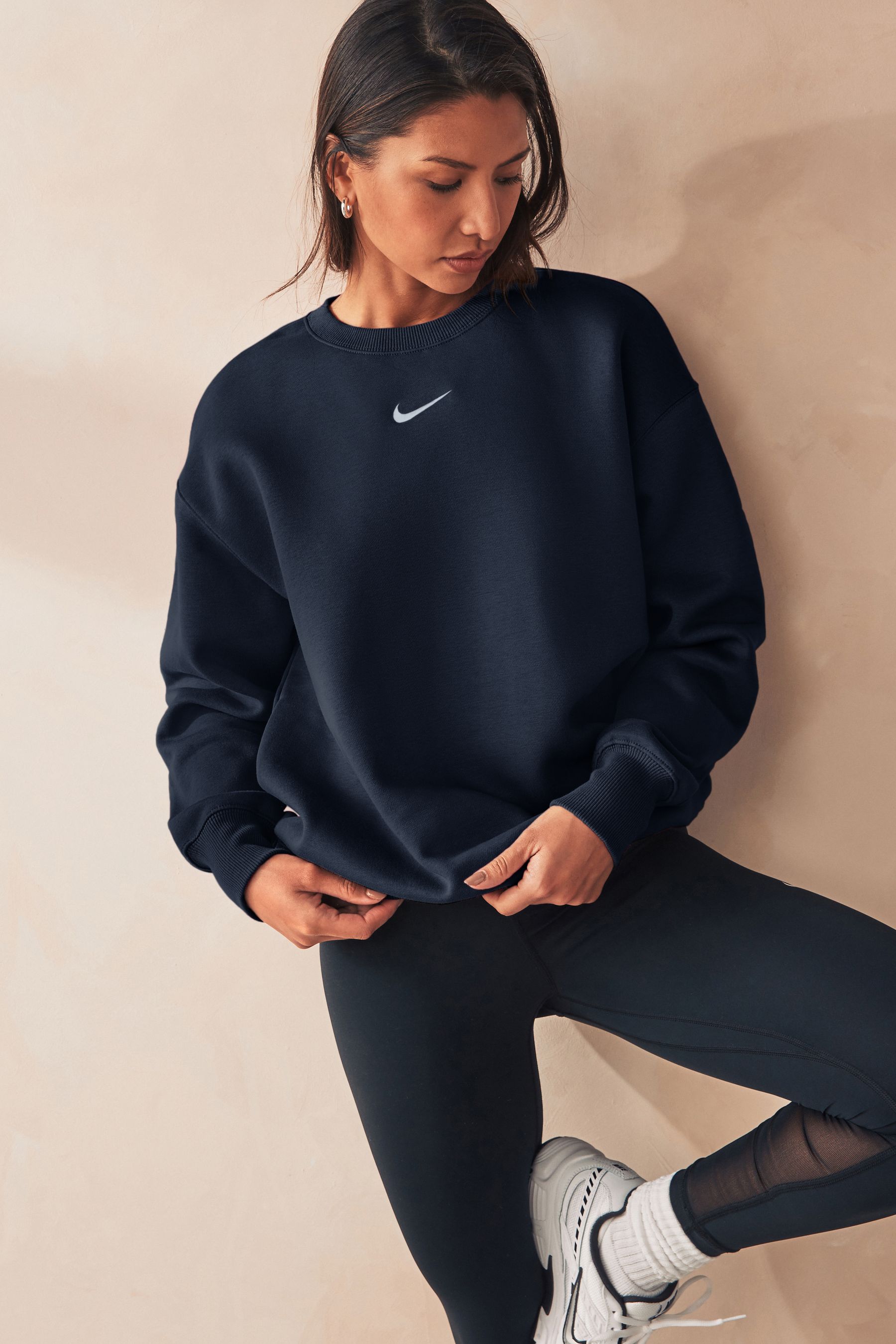 Navy nike crewneck hotsell