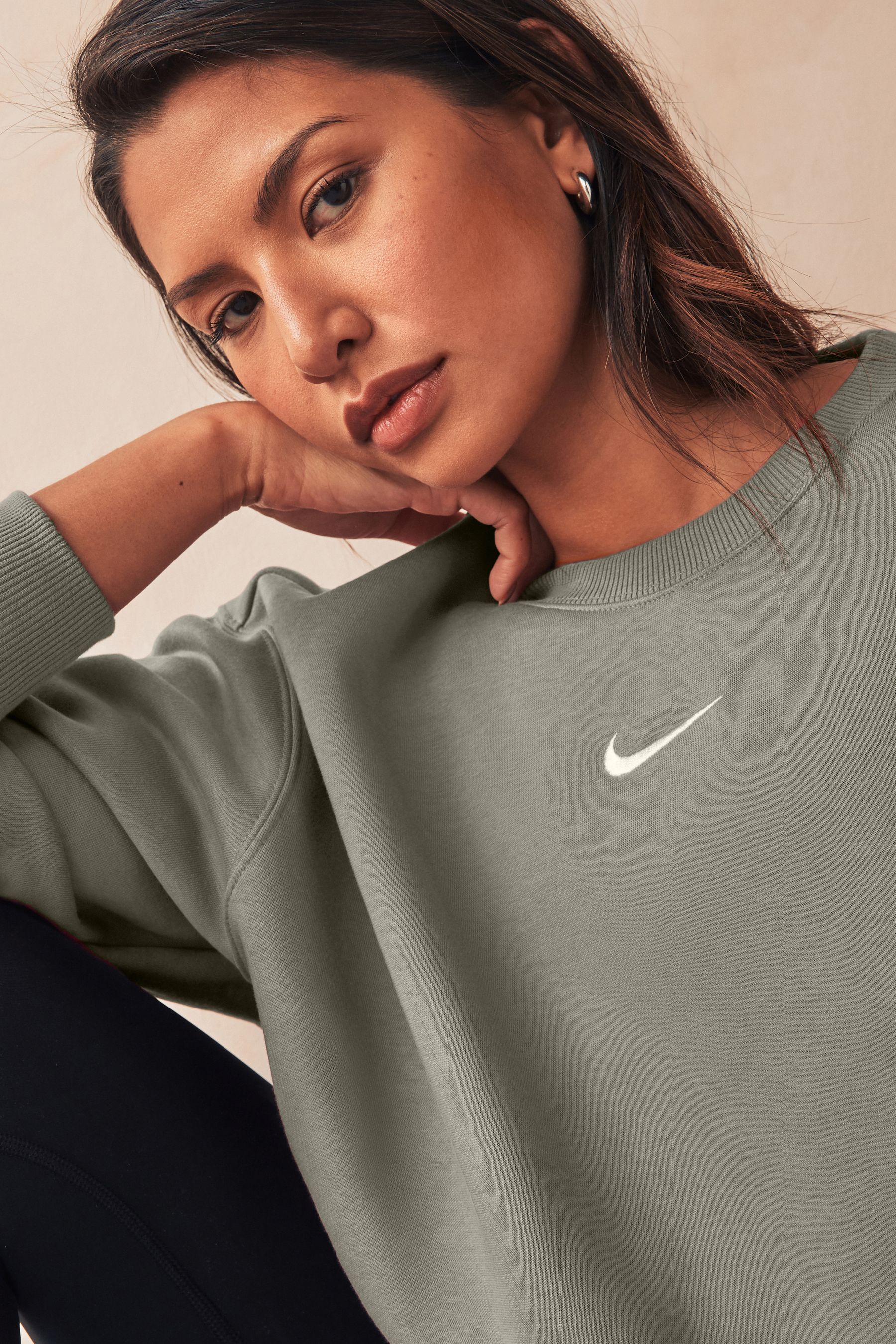Khaki nike jumper shop